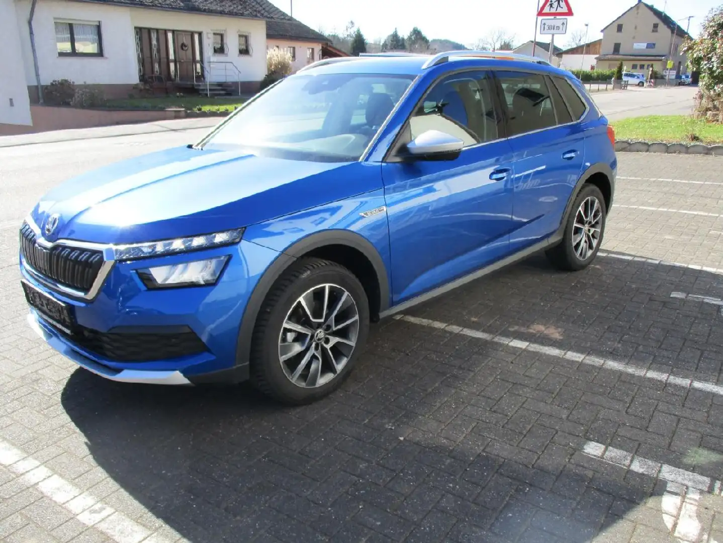 Skoda Kamiq Scoutline Blau - 2
