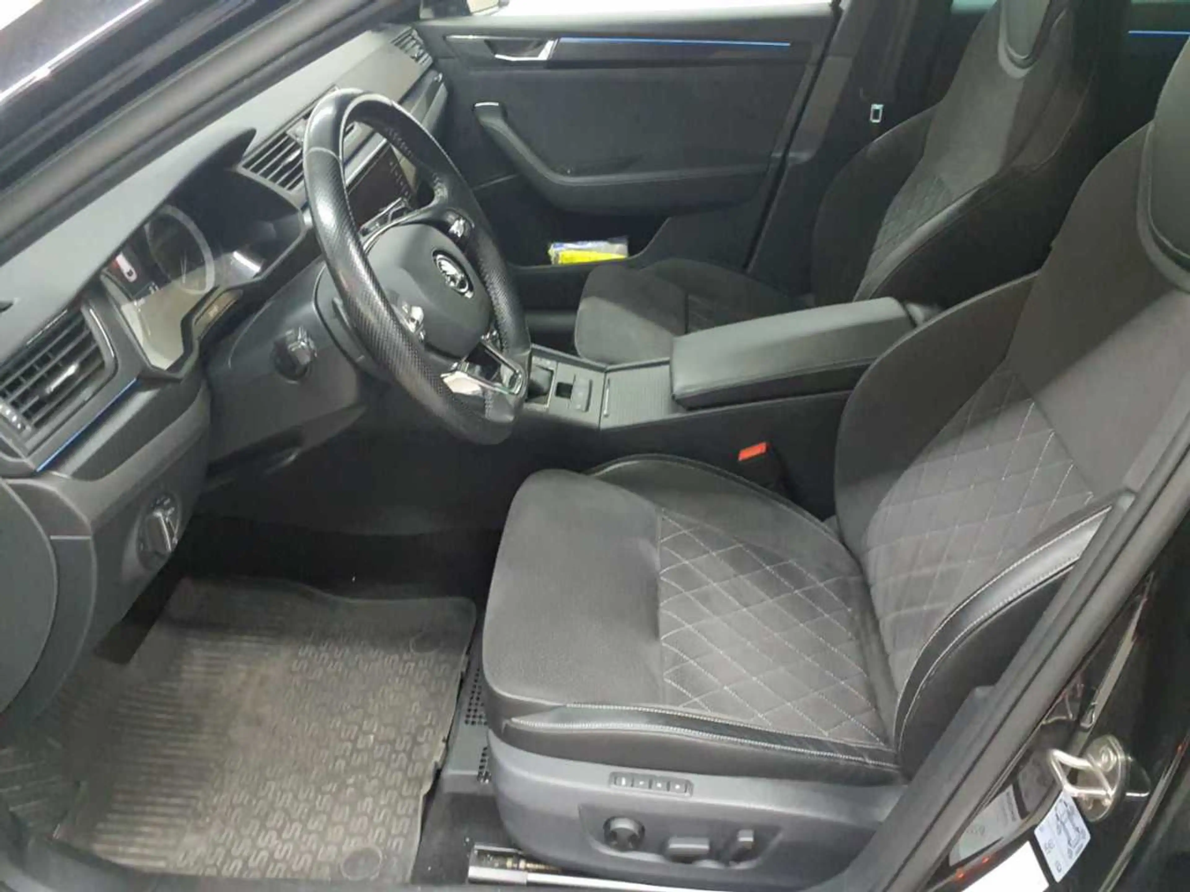 Skoda Superb Superb Combi 1.4 TSI iV Sportline AHK RFK PDC — photo 8