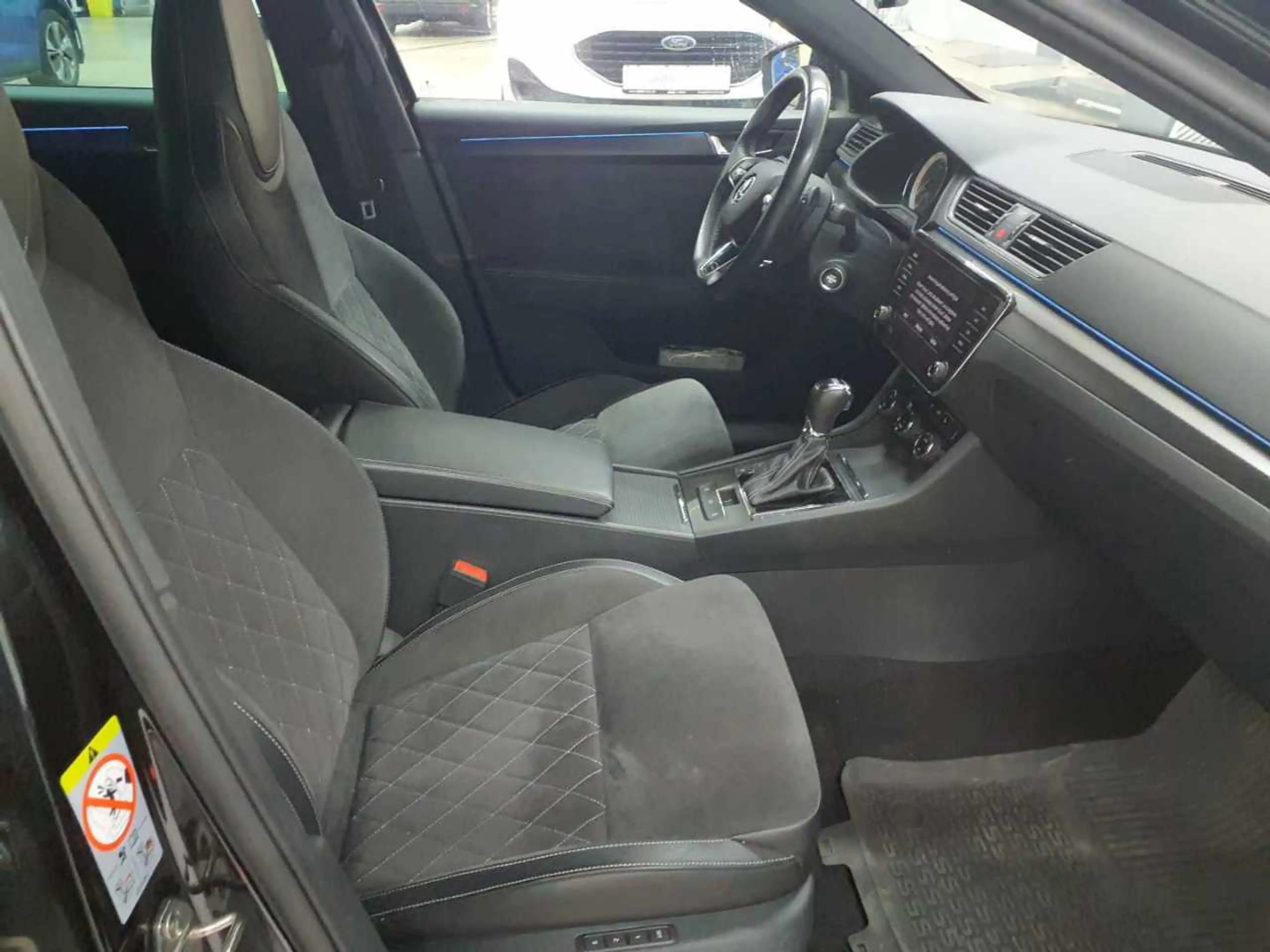 Skoda Superb Superb Combi 1.4 TSI iV Sportline AHK RFK PDC — photo 7