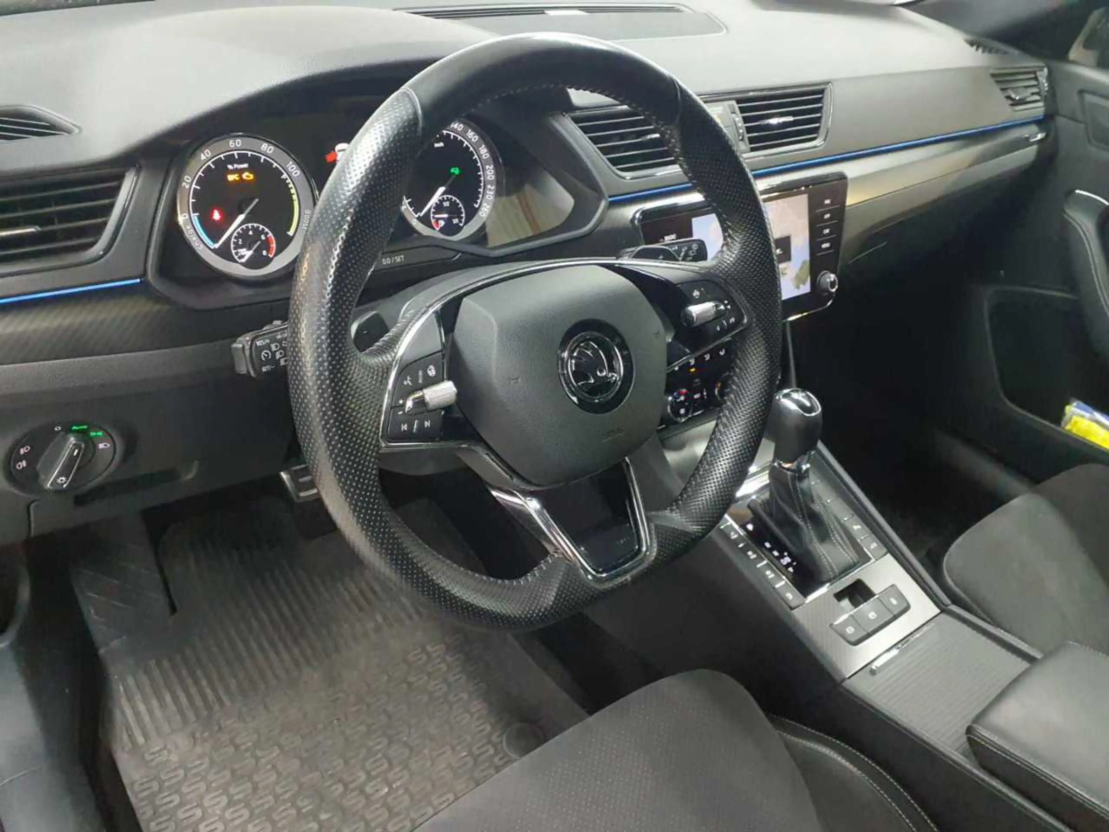 Skoda Superb Superb Combi 1.4 TSI iV Sportline AHK RFK PDC — photo 9