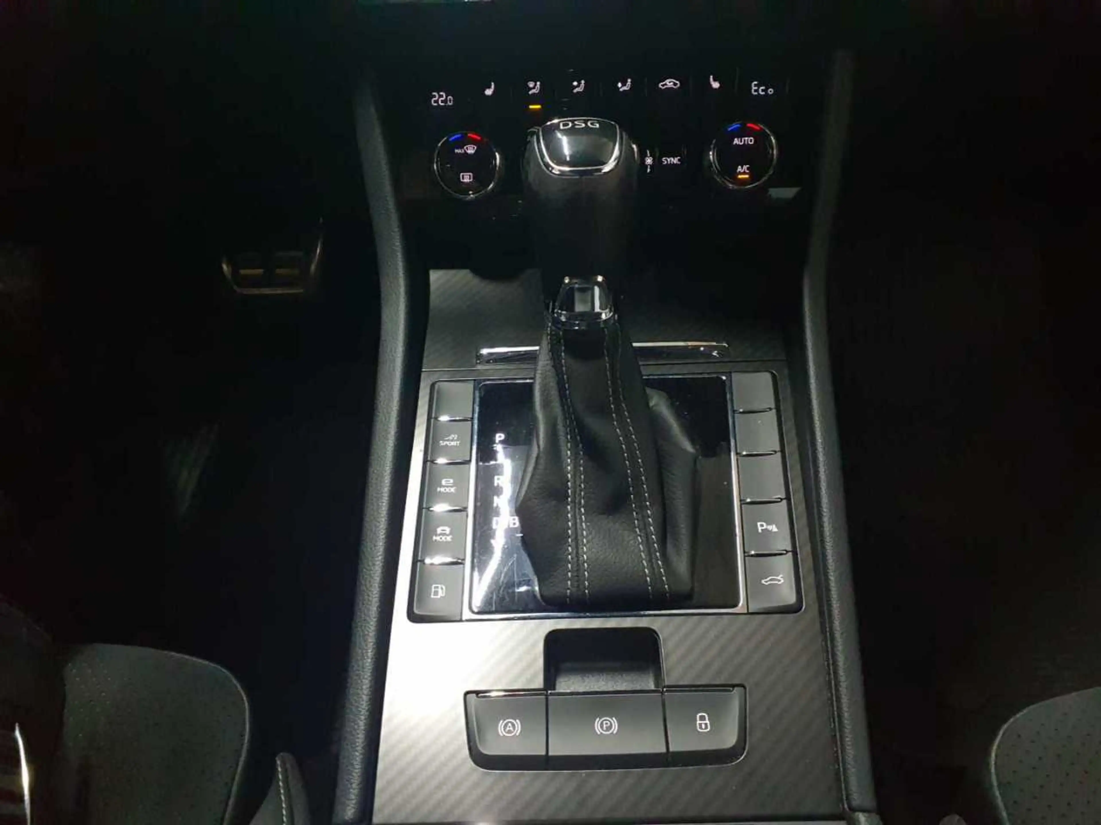 Skoda Superb Superb Combi 1.4 TSI iV Sportline AHK RFK PDC — photo 10