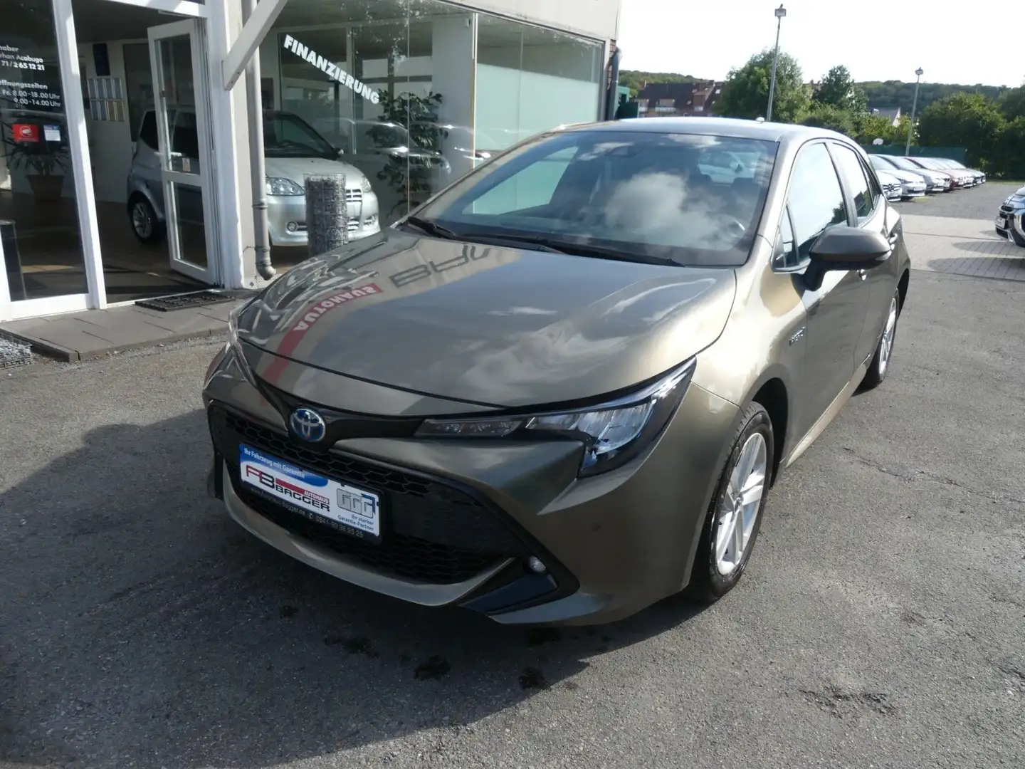 Toyota Corolla 1.8 HYBRID  ACTIVE Automatik Grau - 2