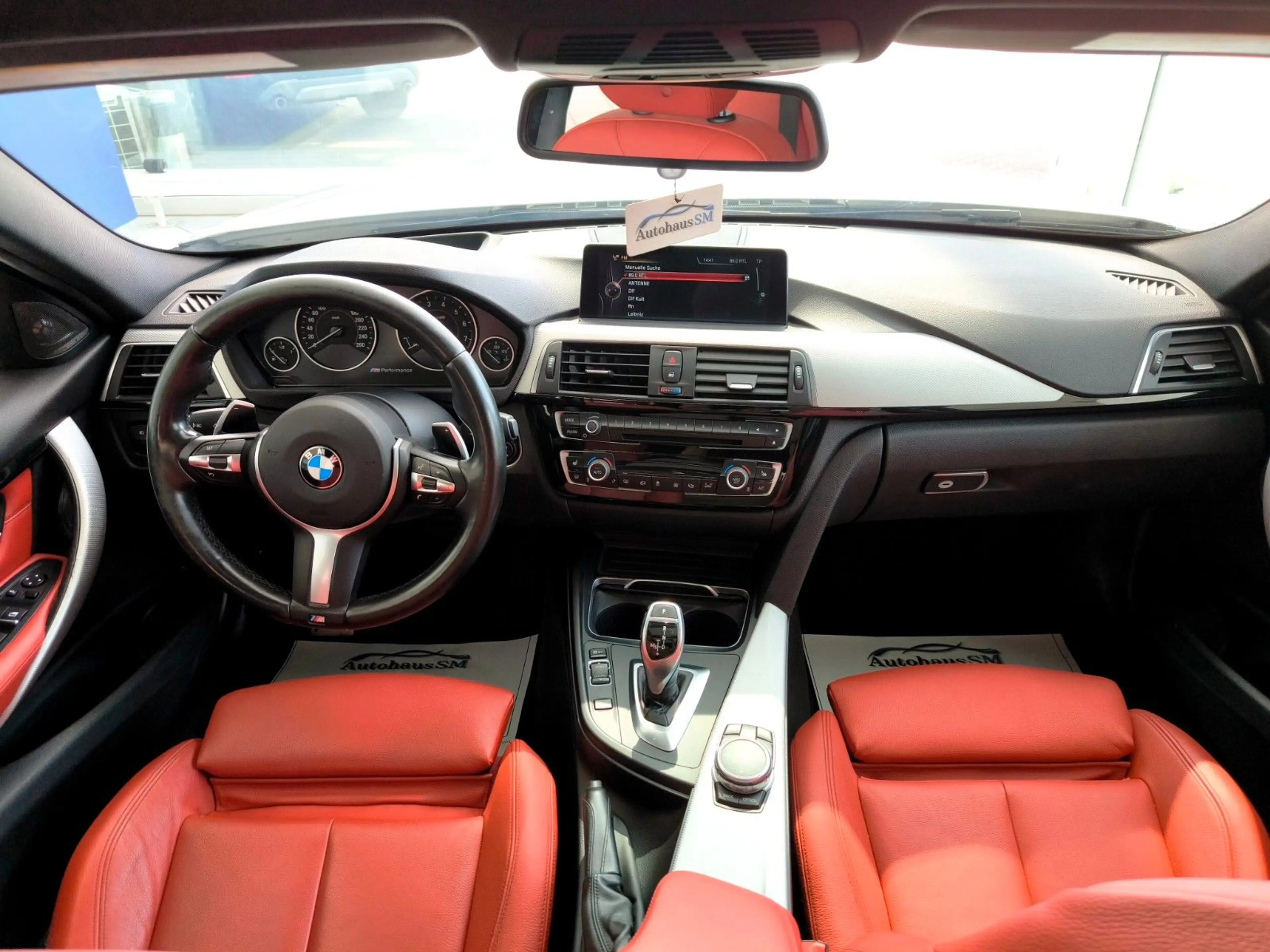 BMW 328 i xDrive Touring*M-Paket*Hud*H&K* — photo 15