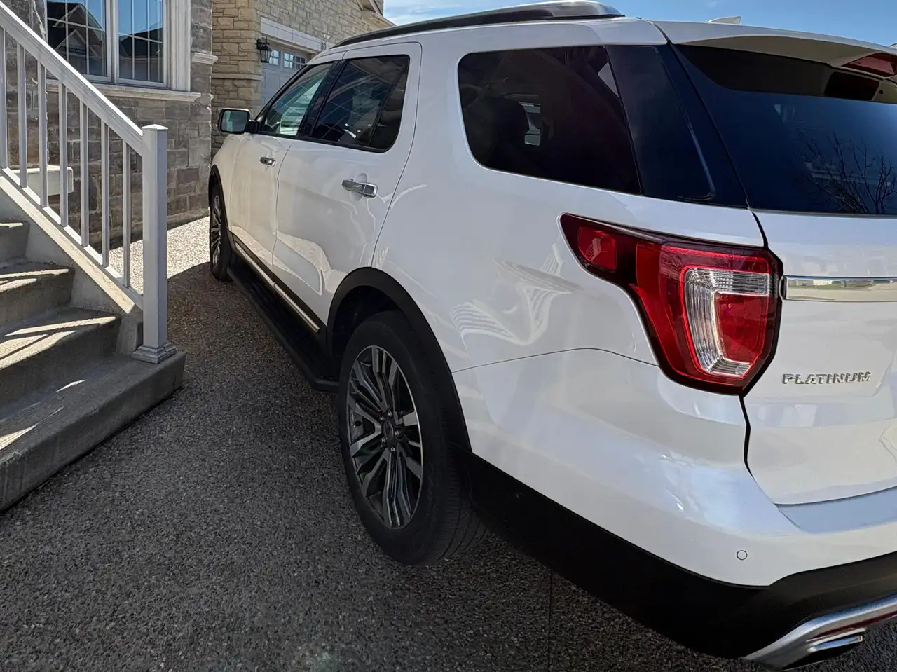 Ford Explorer снимка Ford Explorer