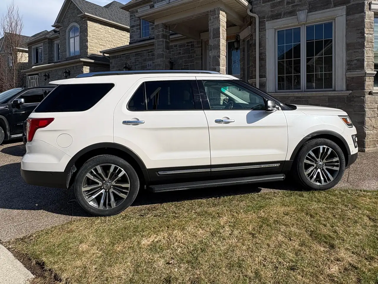 Ford Explorer снимка Ford Explorer