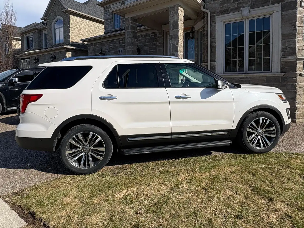 Ford Explorer снимка Ford Explorer