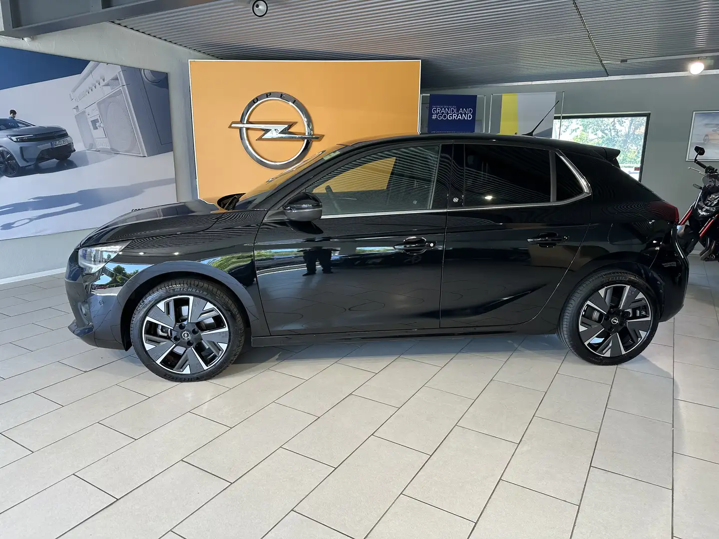 Opel Corsa-e GS Line, Voll LED, Sitz u.Lenkradh.,180°Kamera Schwarz - 1