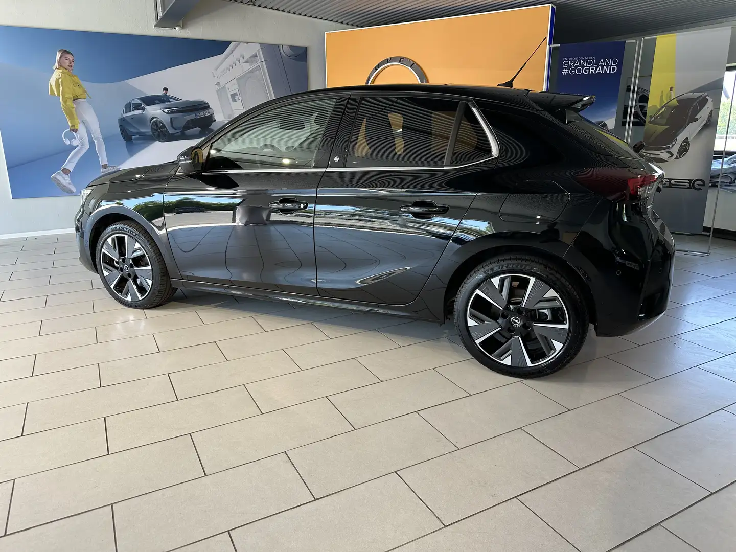 Opel Corsa-e GS Line, Voll LED, Sitz u.Lenkradh.,180°Kamera Schwarz - 2