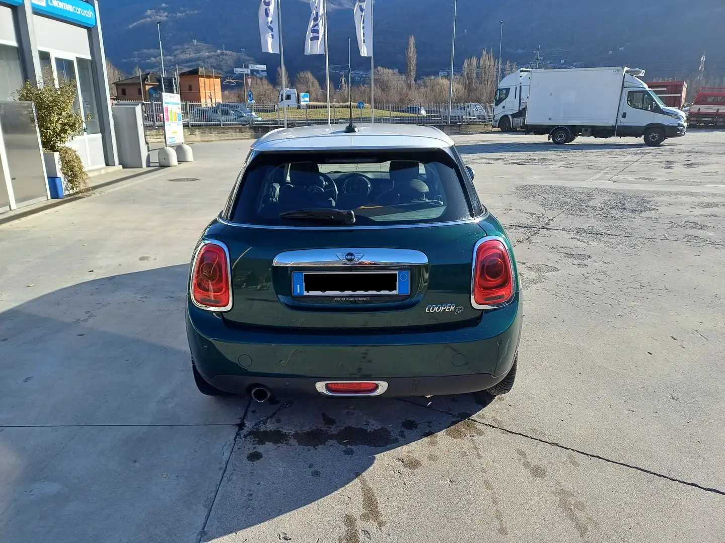 MINI Cooper D Mini IV F55-F56 2014 1.5 Hype Seven 5p auto Verde - 2