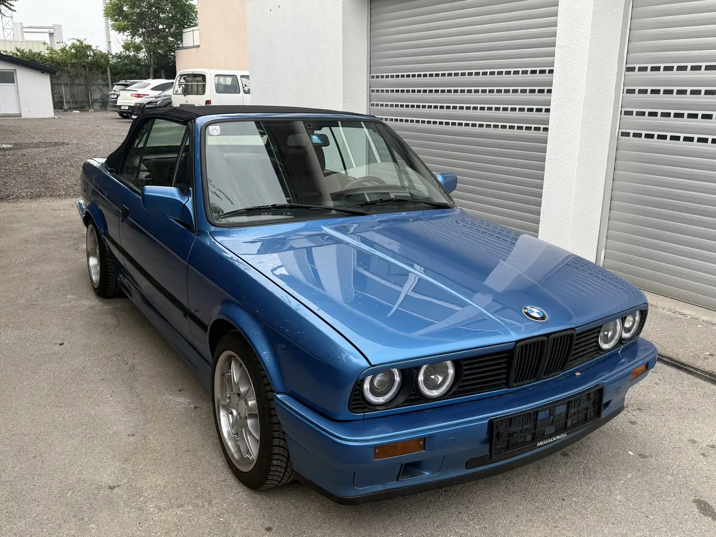 BMW 318 318i Cabrio - 1