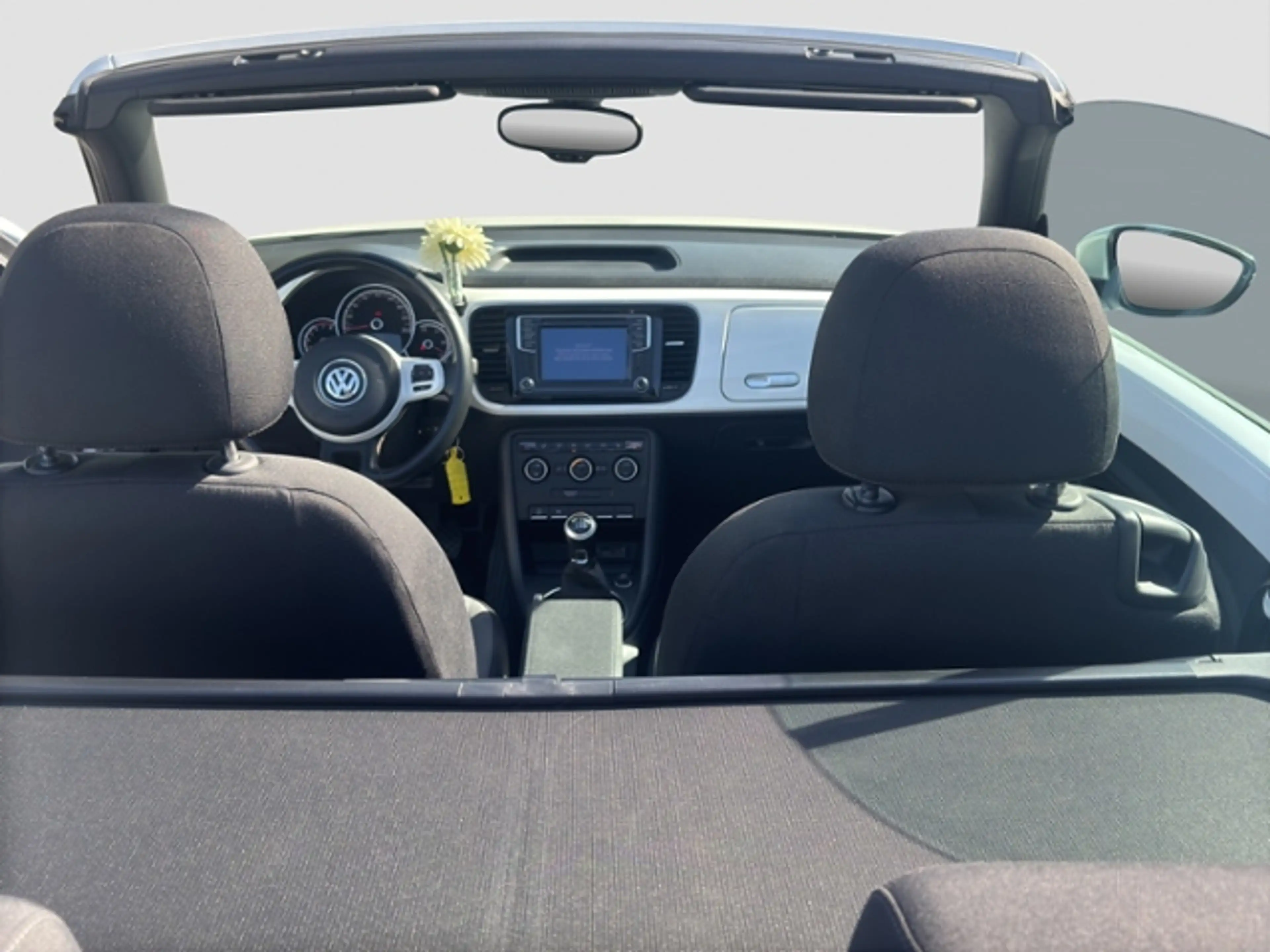Volkswagen Beetle Cabriolet Design 1,2 l TSI Xenon Navi — photo 18