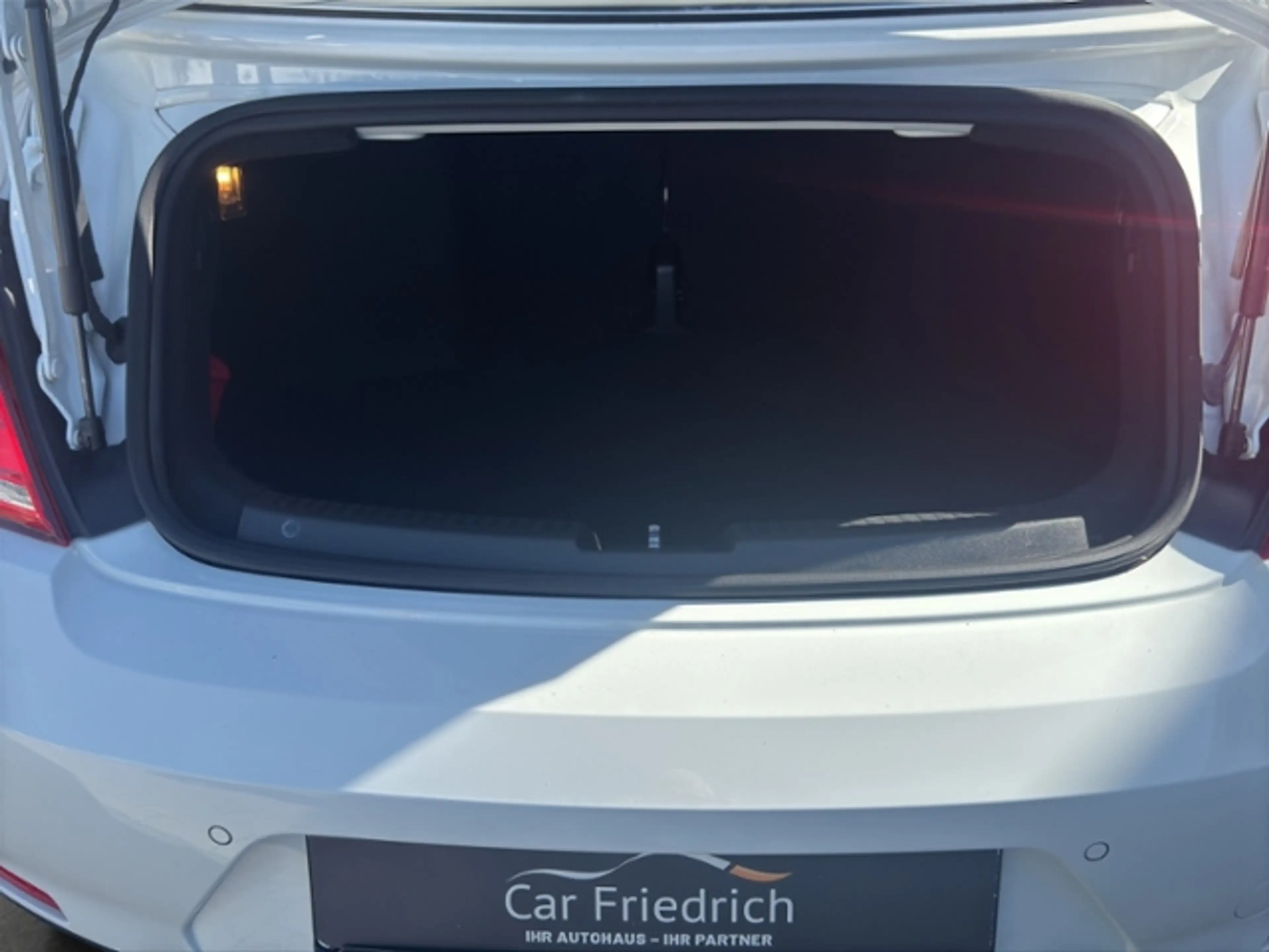 Volkswagen Beetle Cabriolet Design 1,2 l TSI Xenon Navi — photo 22