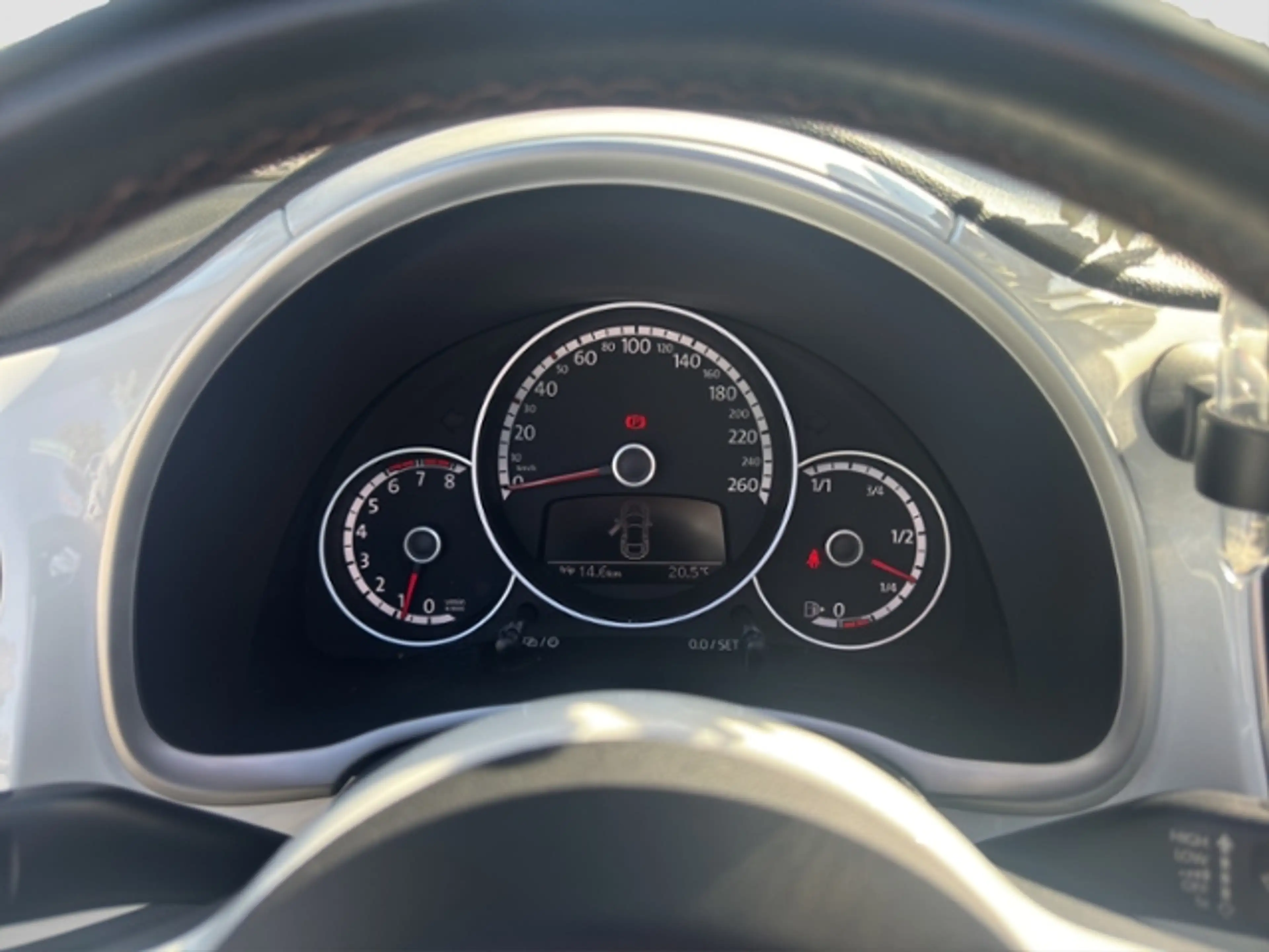 Volkswagen Beetle Cabriolet Design 1,2 l TSI Xenon Navi — photo 12