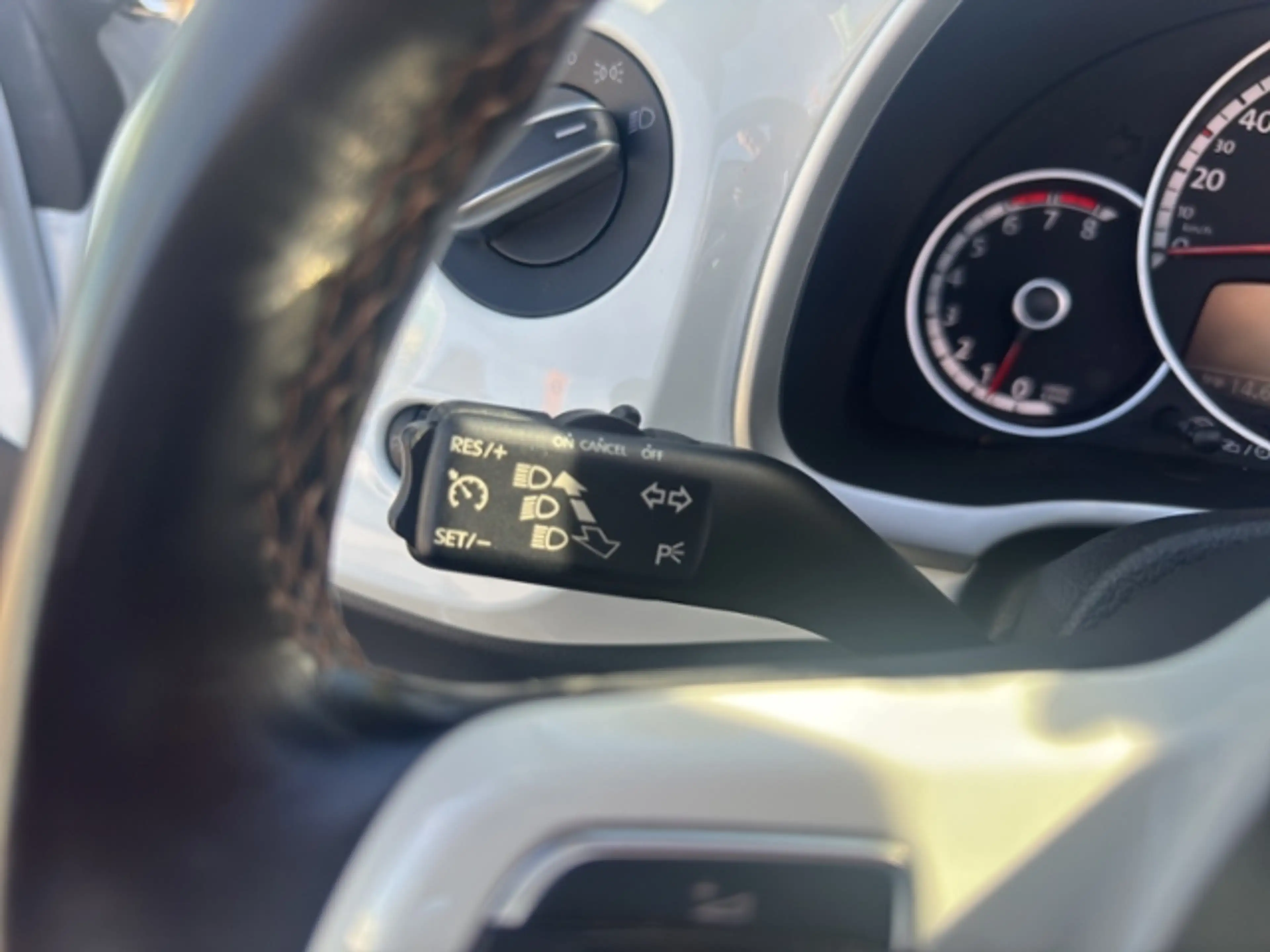 Volkswagen Beetle Cabriolet Design 1,2 l TSI Xenon Navi — photo 10