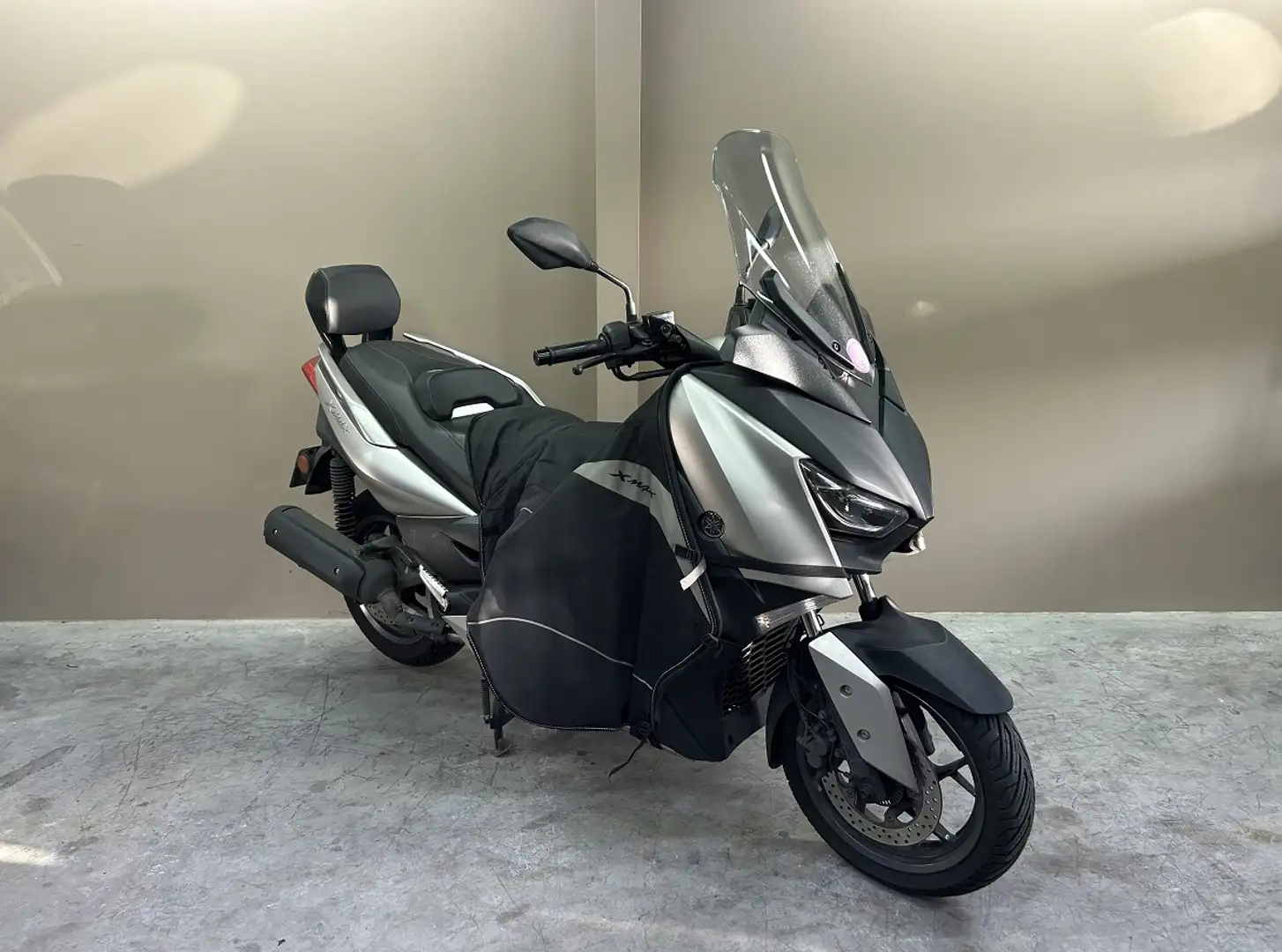 Yamaha X-Max 125 Grau - 2