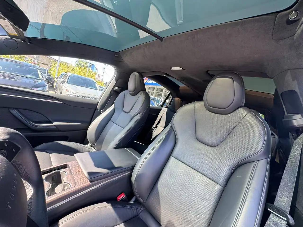 Tesla Model X fotografie Tesla Model X