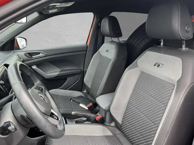 Volkswagen T-Cross view 3