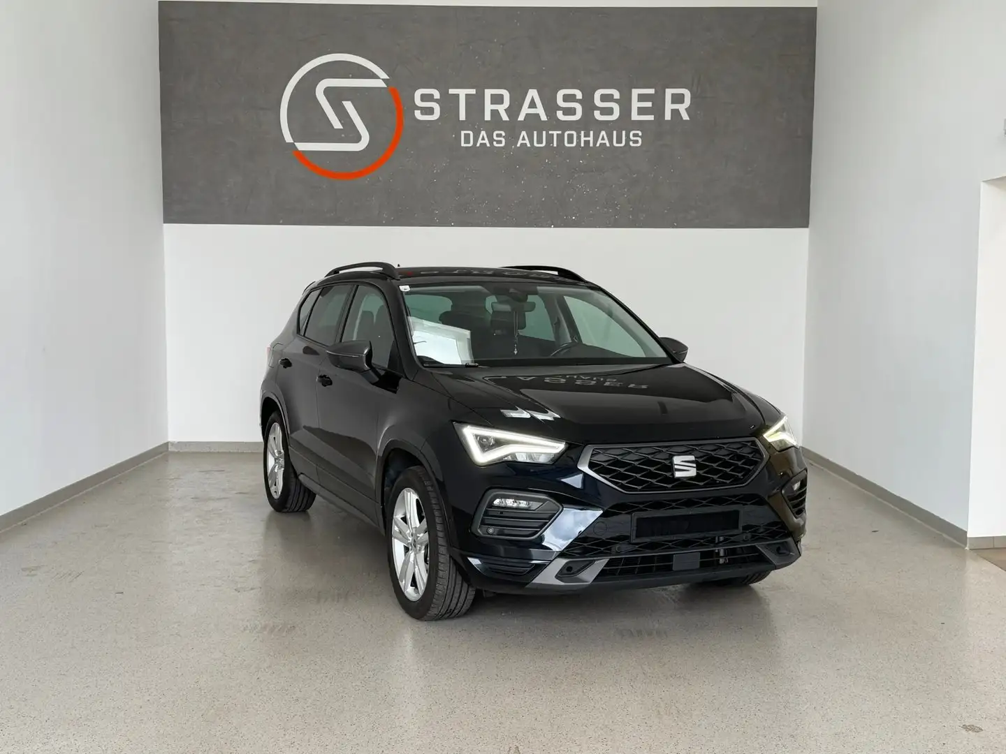 SEAT Ateca FR 2.0 TDI DSG 4Drive Schwarz - 1