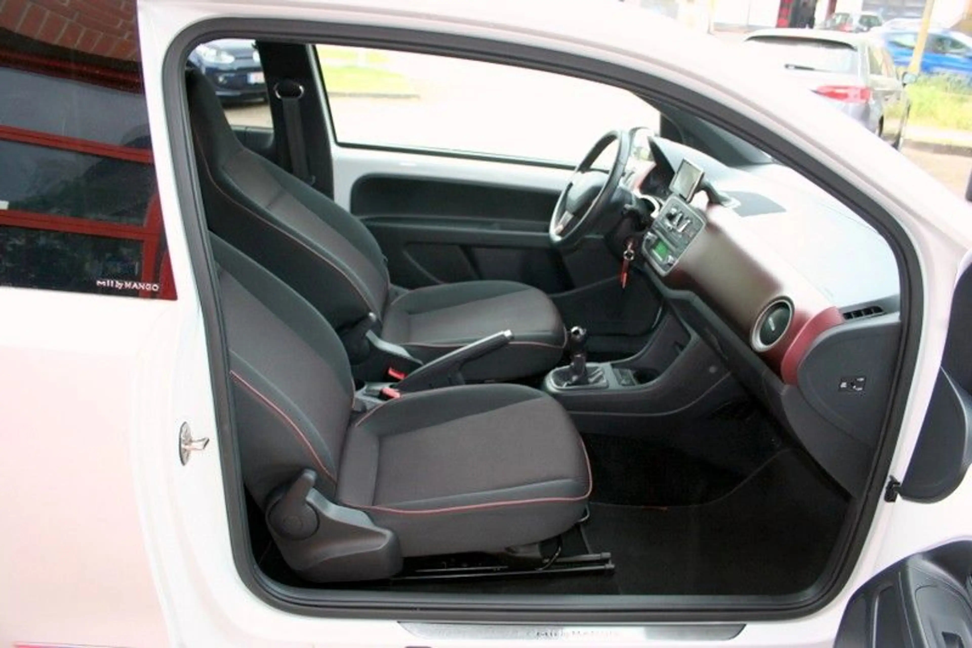 SEAT Mii Chic by MANGO+Navi+Sitzheizung+Tempomat+PDC+ — photo 5