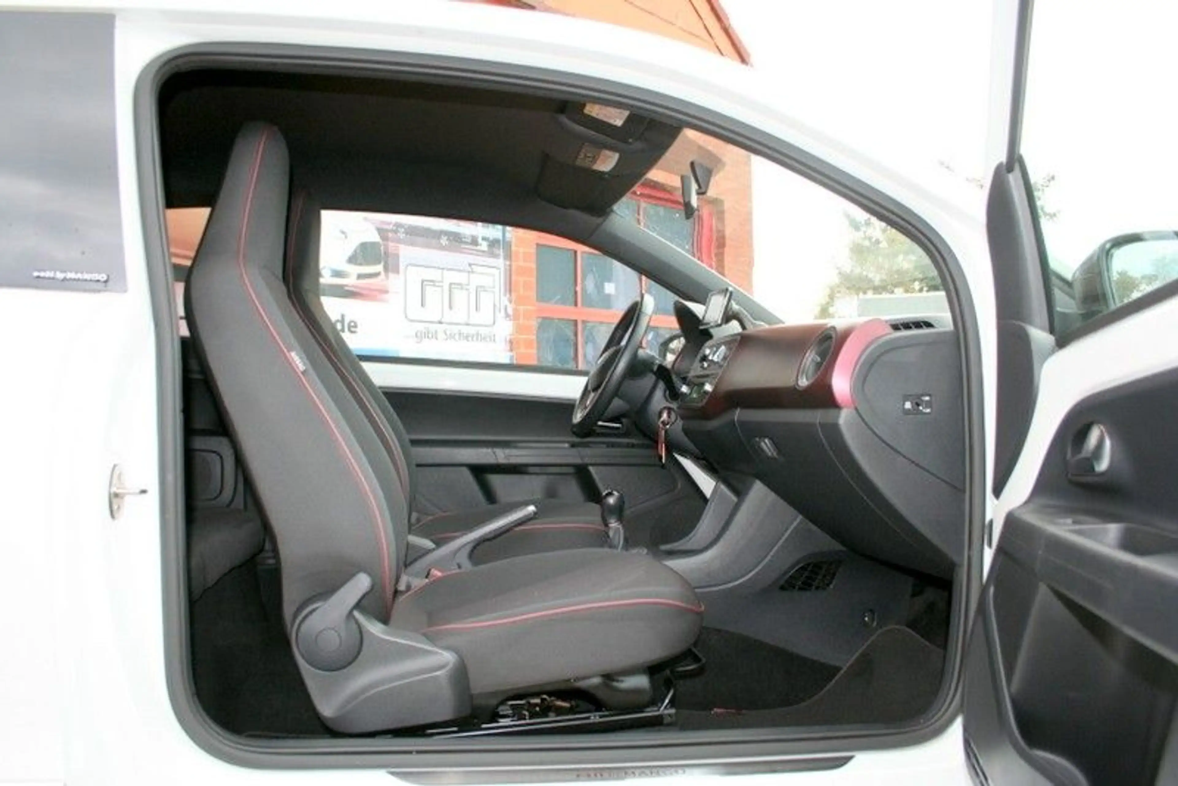 SEAT Mii Chic by MANGO+Navi+Sitzheizung+Tempomat+PDC+ — photo 15
