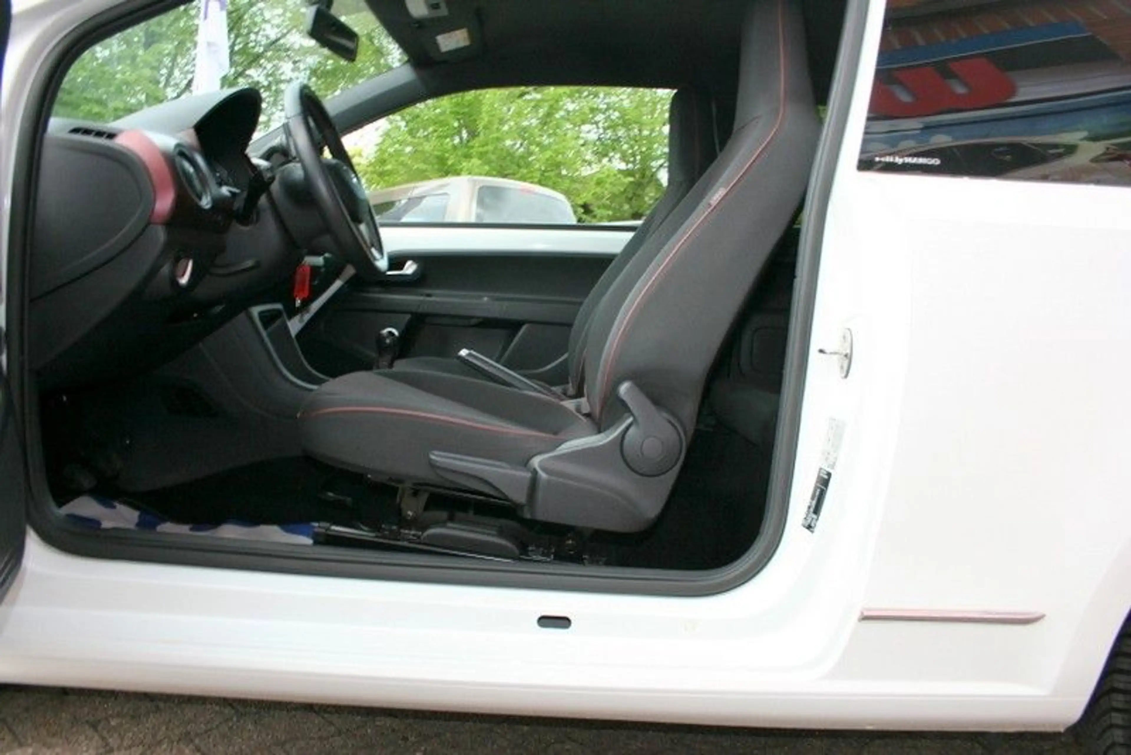 SEAT Mii Chic by MANGO+Navi+Sitzheizung+Tempomat+PDC+ — photo 11
