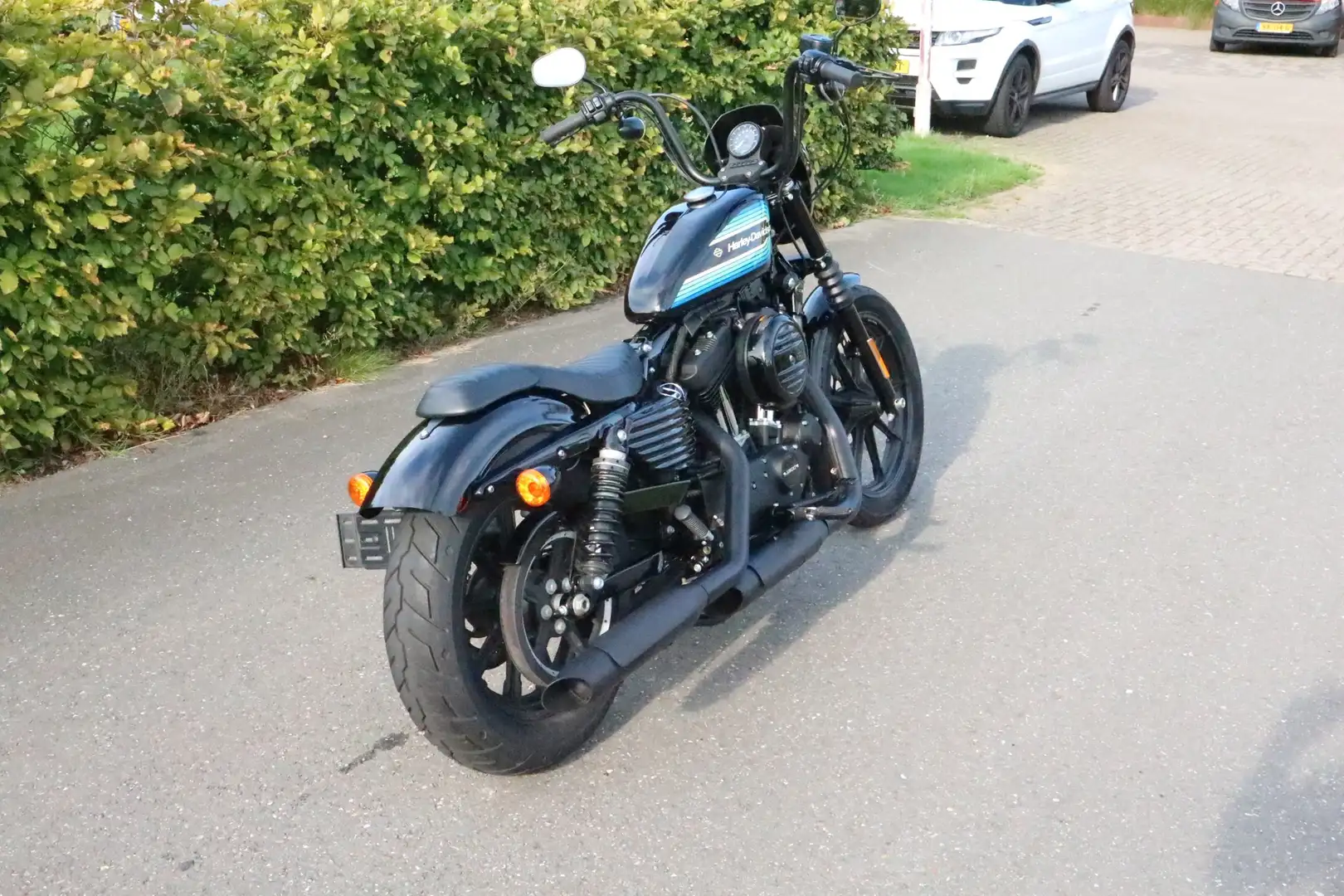 Harley-Davidson Iron 1200 Negro - 2