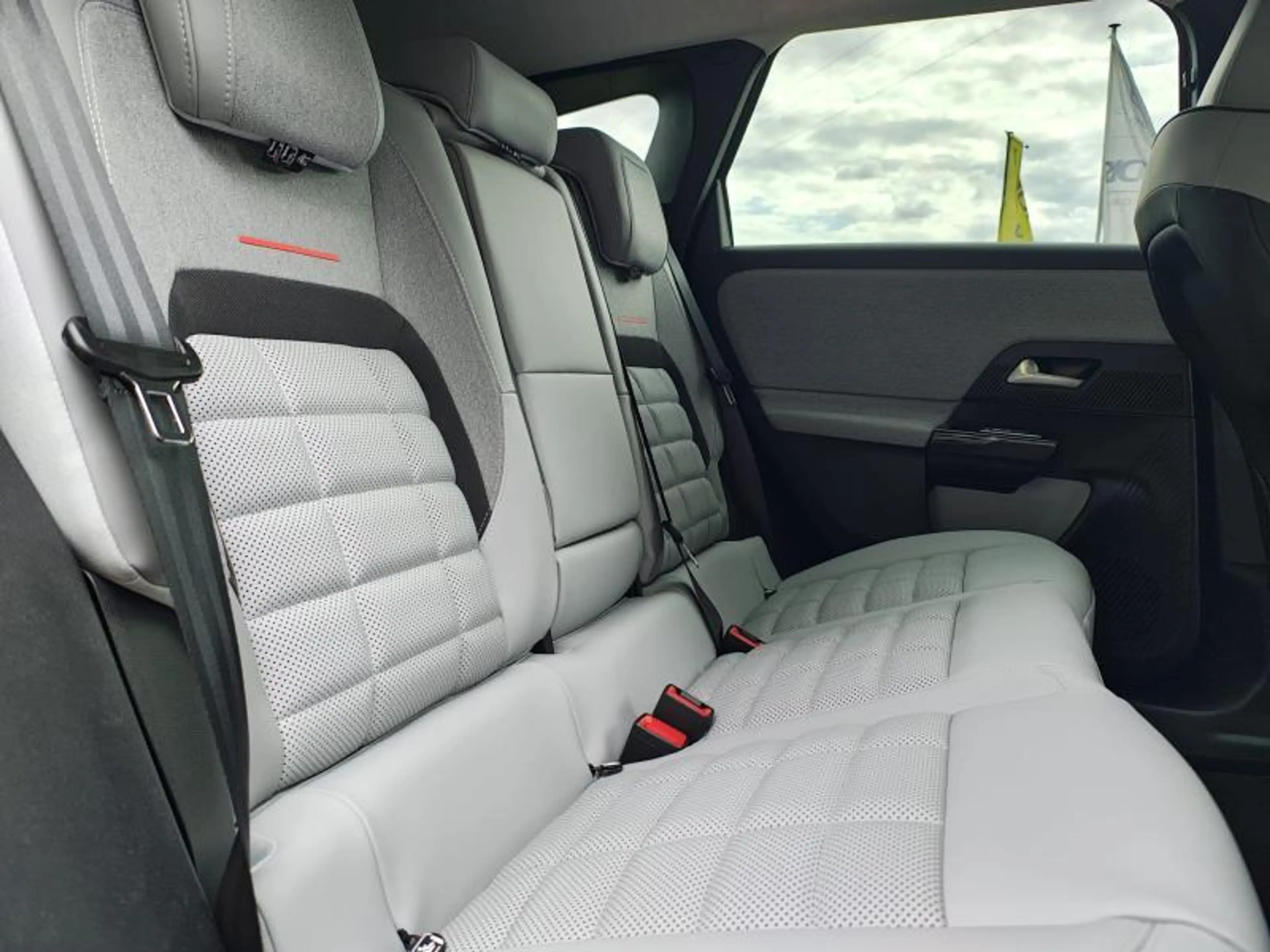 Citroen C5 Aircross MAX - Hybrid 145/ Dispo 09/2026 — photo 9