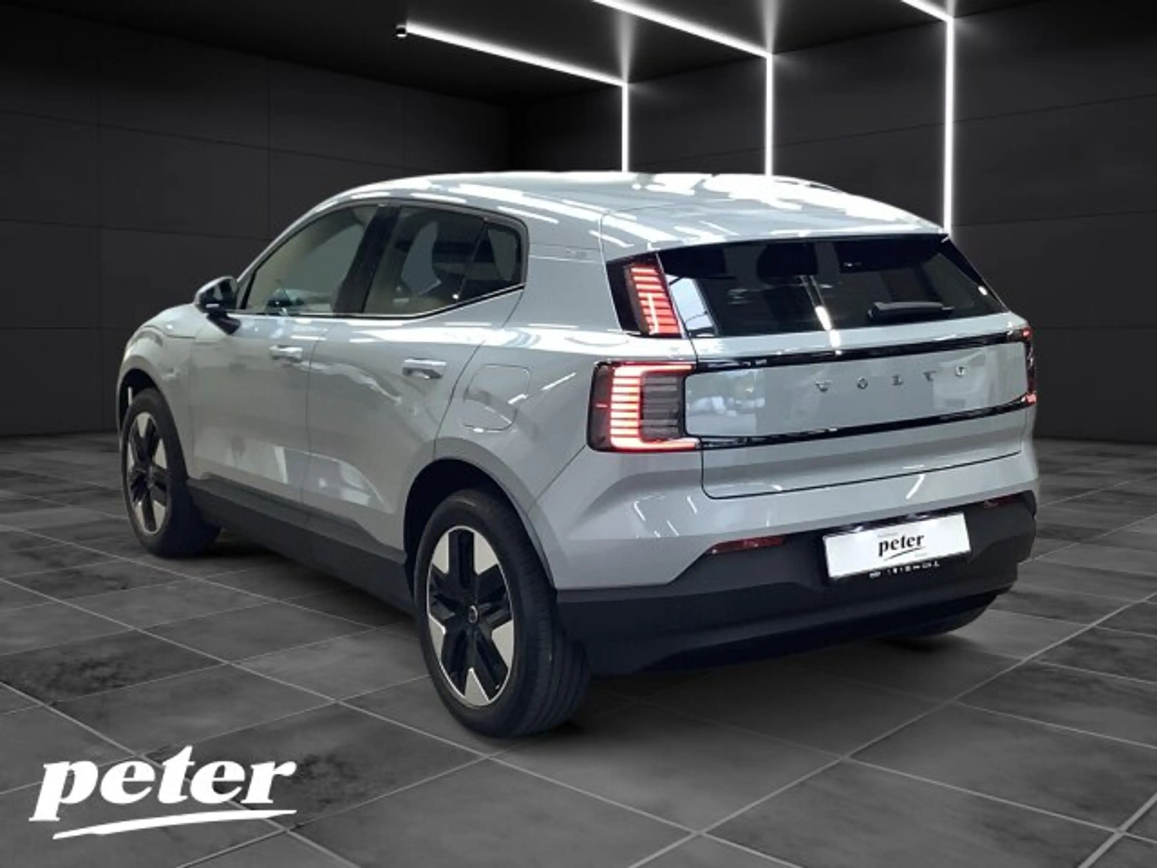 Volvo EX30 Core 2WD — photo 3