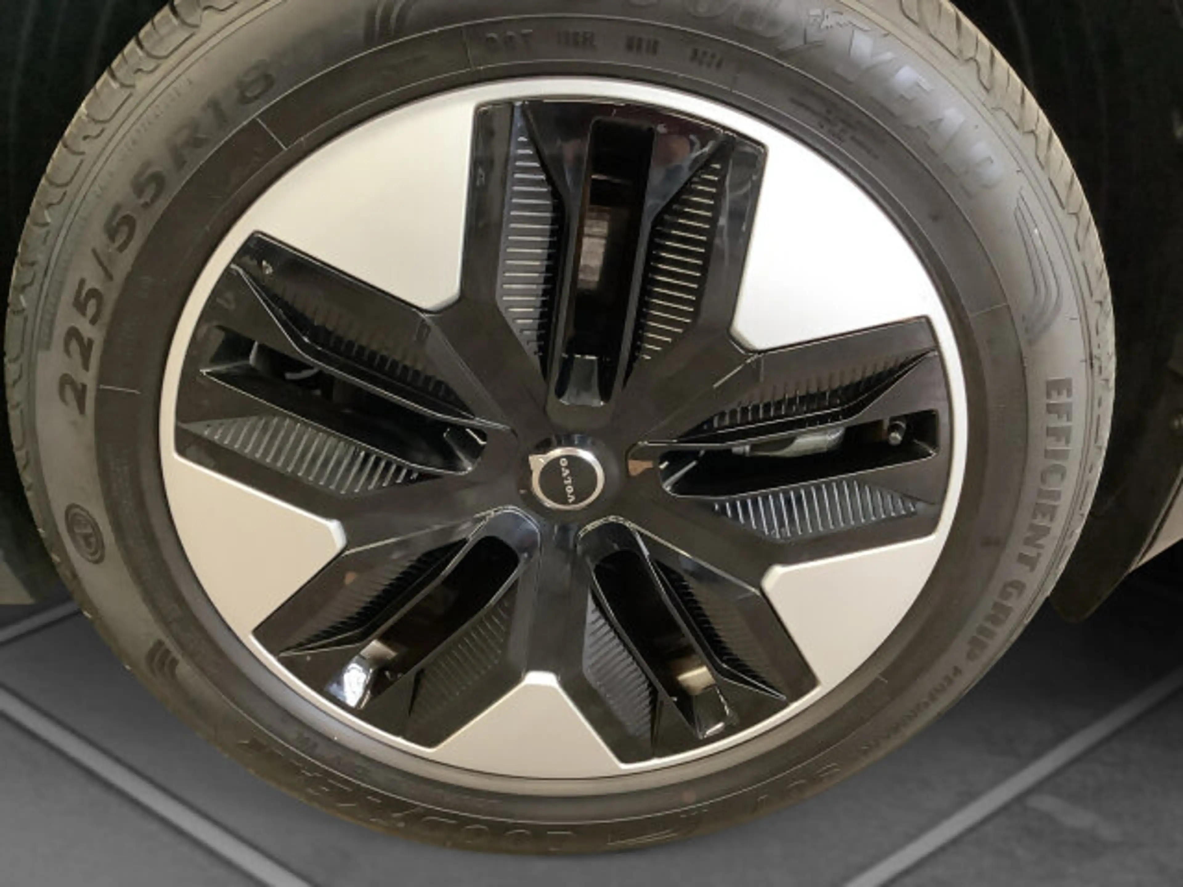 Volvo EX30 Core 2WD — photo 6