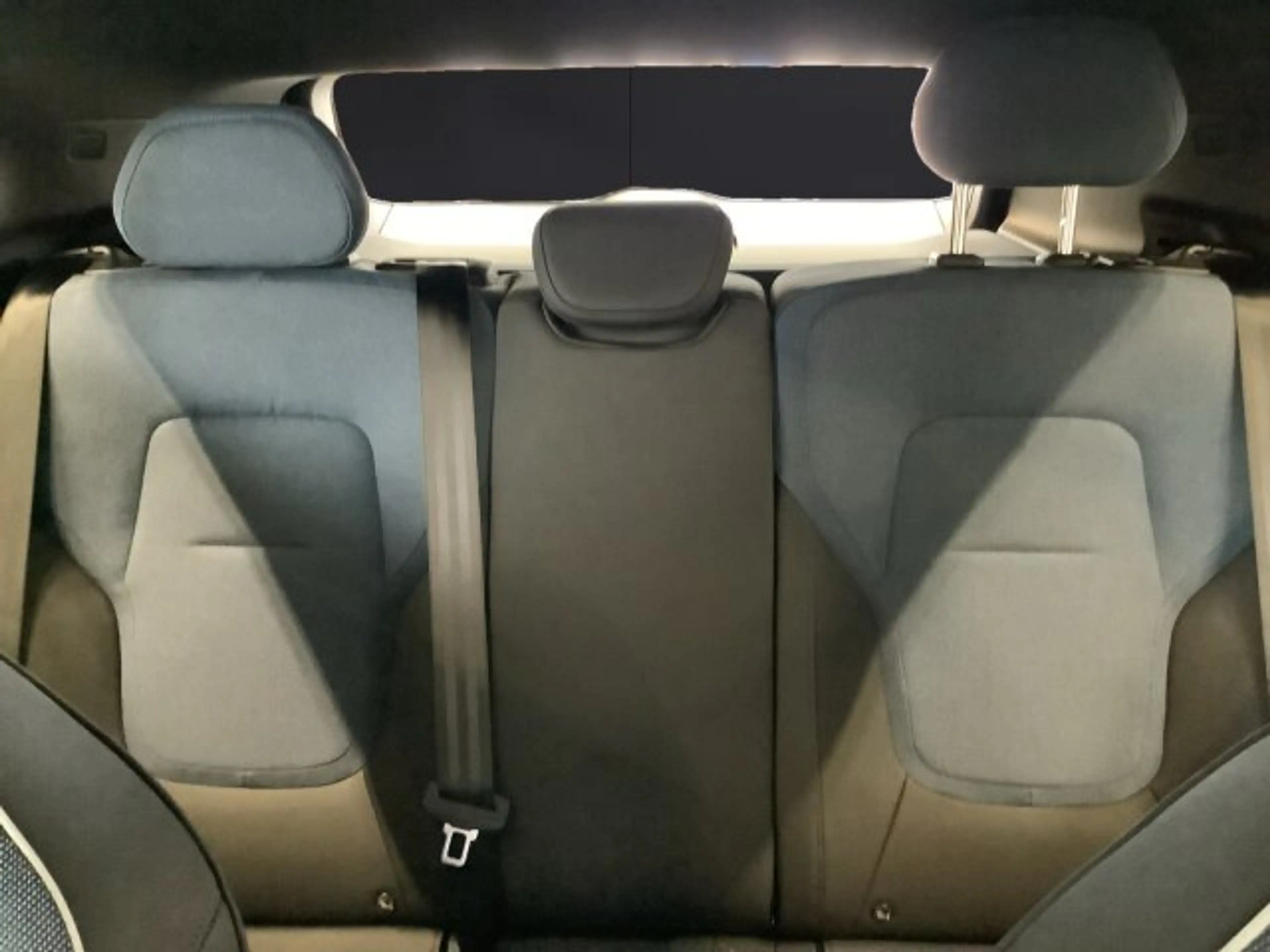 Volvo EX30 Core 2WD — photo 15