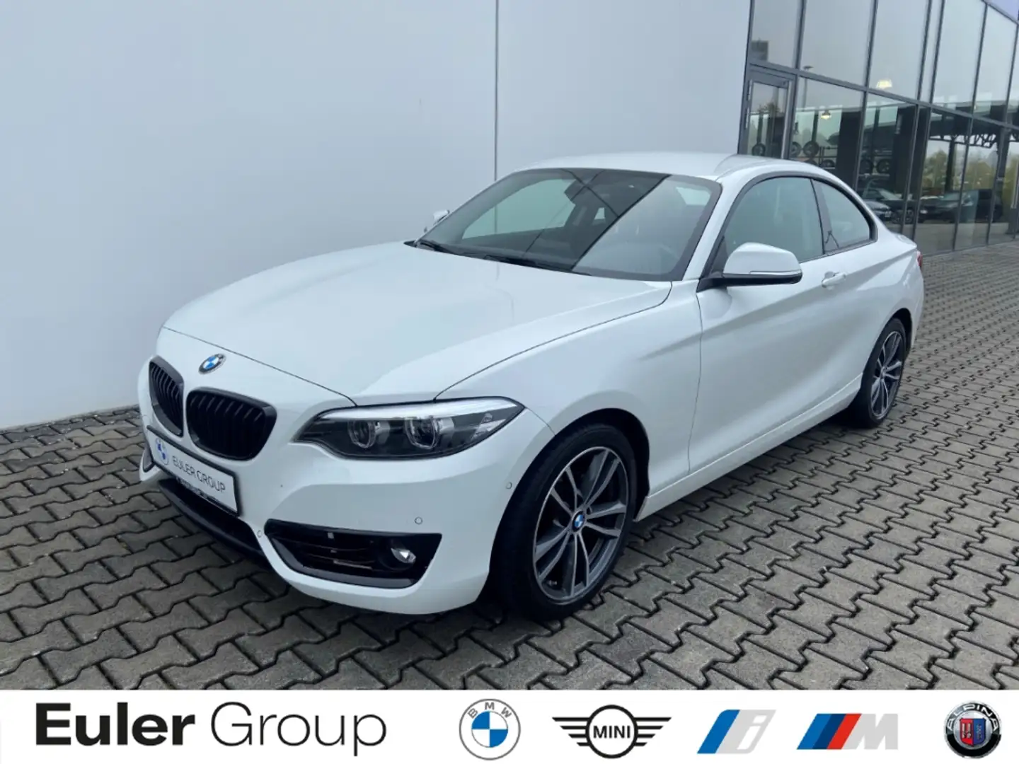 BMW 218 iA Sport Line AHK RFK LED Parkass NAV DrivAss Blanc - 1