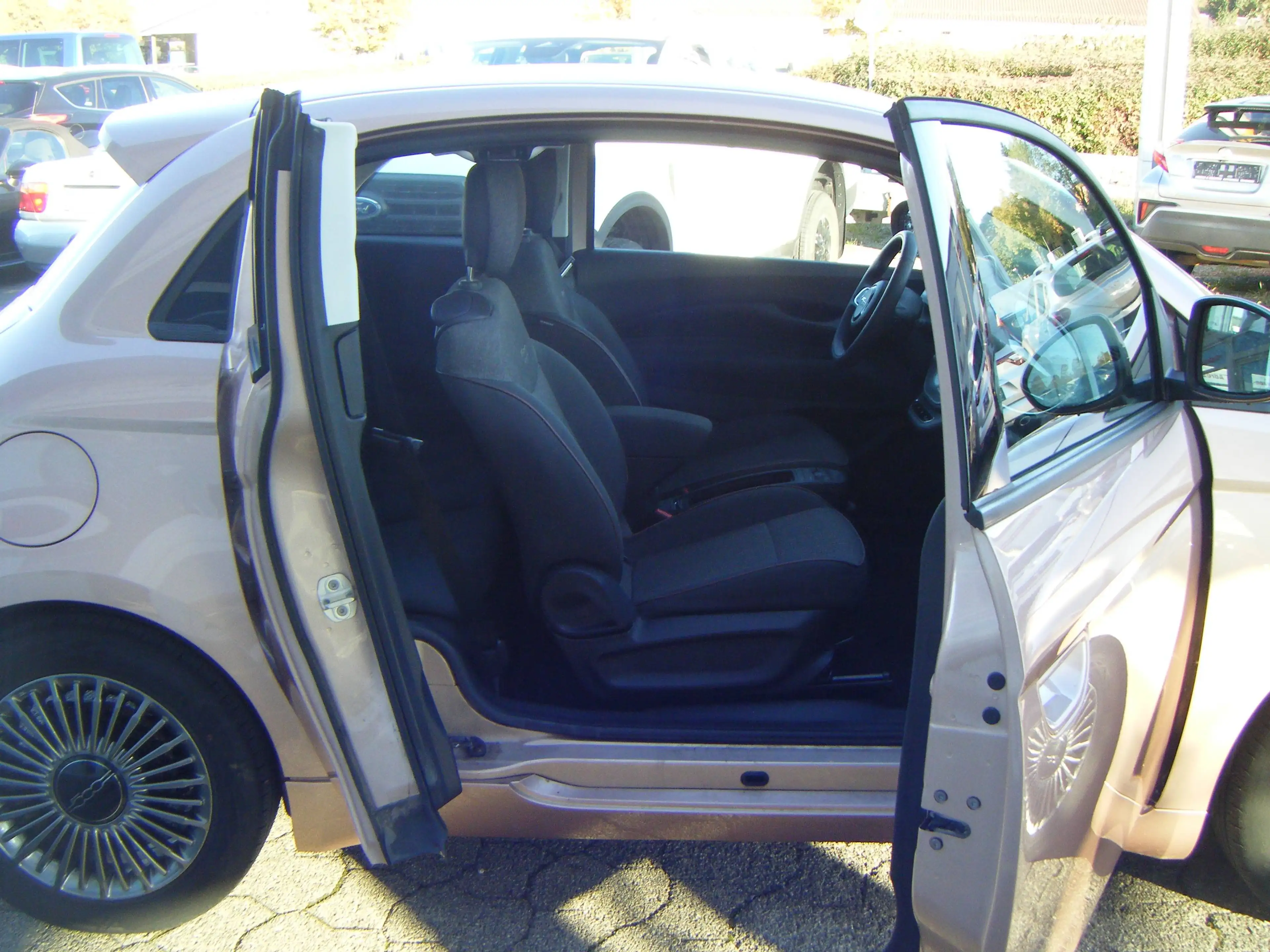 Fiat 500e 3+1 Icon*42 KW/h AKKU*CO-DRIVER-PAKET* WINTER-PAKET-KOMFOR-PAKET** — photo 10