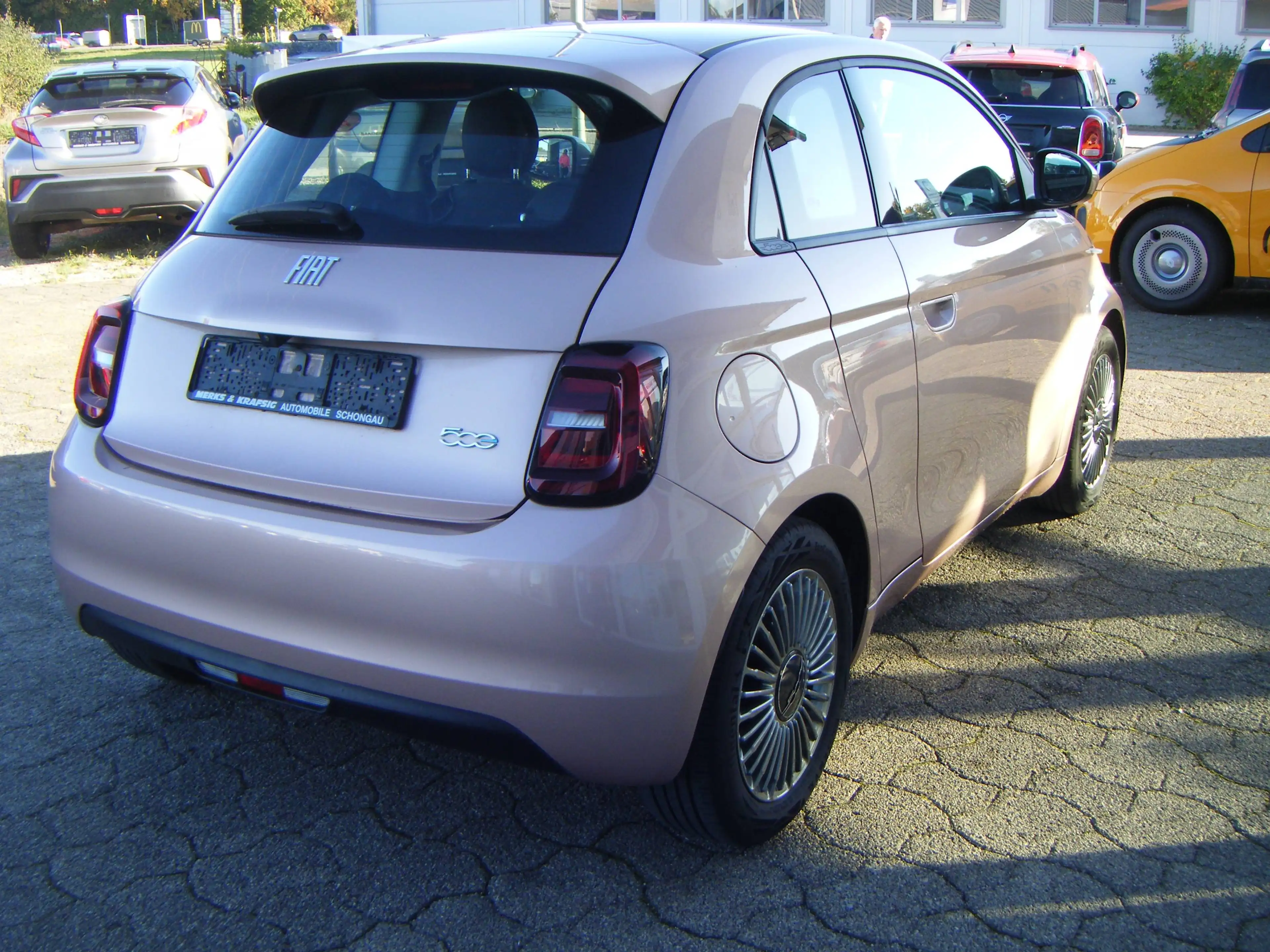 Fiat 500e 3+1 Icon*42 KW/h AKKU*CO-DRIVER-PAKET* WINTER-PAKET-KOMFOR-PAKET** — photo 4