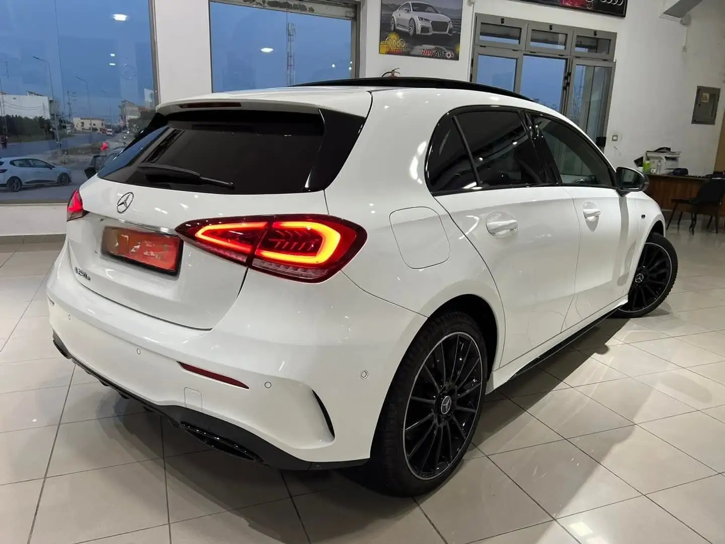 Mercedes-Benz A 250 Classe e 8G-DCT AMG Line - 2