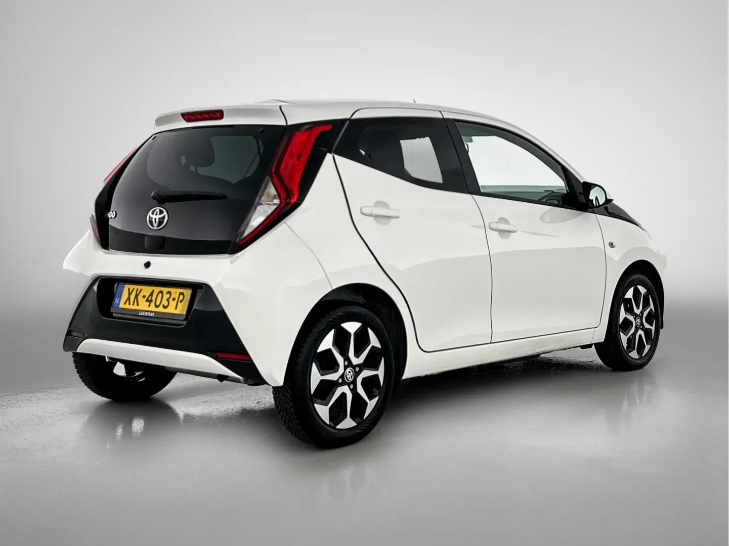 Toyota Aygo 1.0 VVT-i x-joy | 1e Eigenaar | Apple Carplay / An Blanco - 2