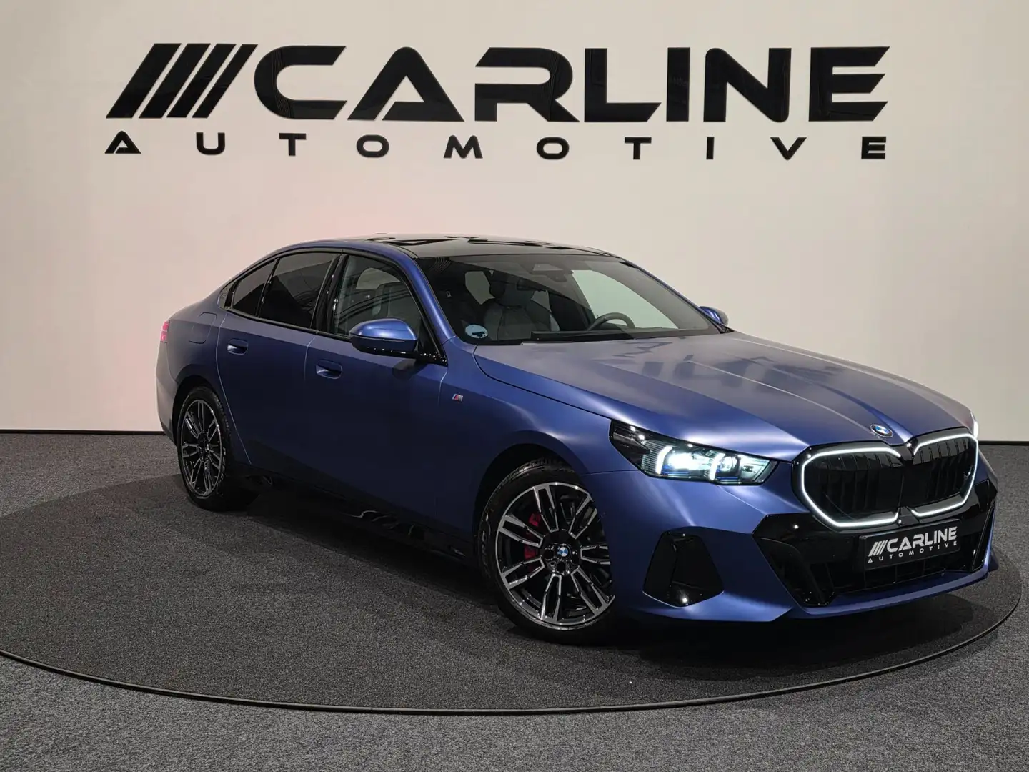 BMW 520 5-serie 520i M SPORTPAKKET INDIVIDUAL PANORAMA ASS Blauw - 1