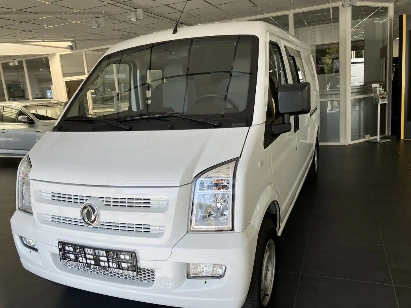 DFSK EC 35 Van 4 Sitze 60kw, Batteriekapazit 42kwh Weiß - 1