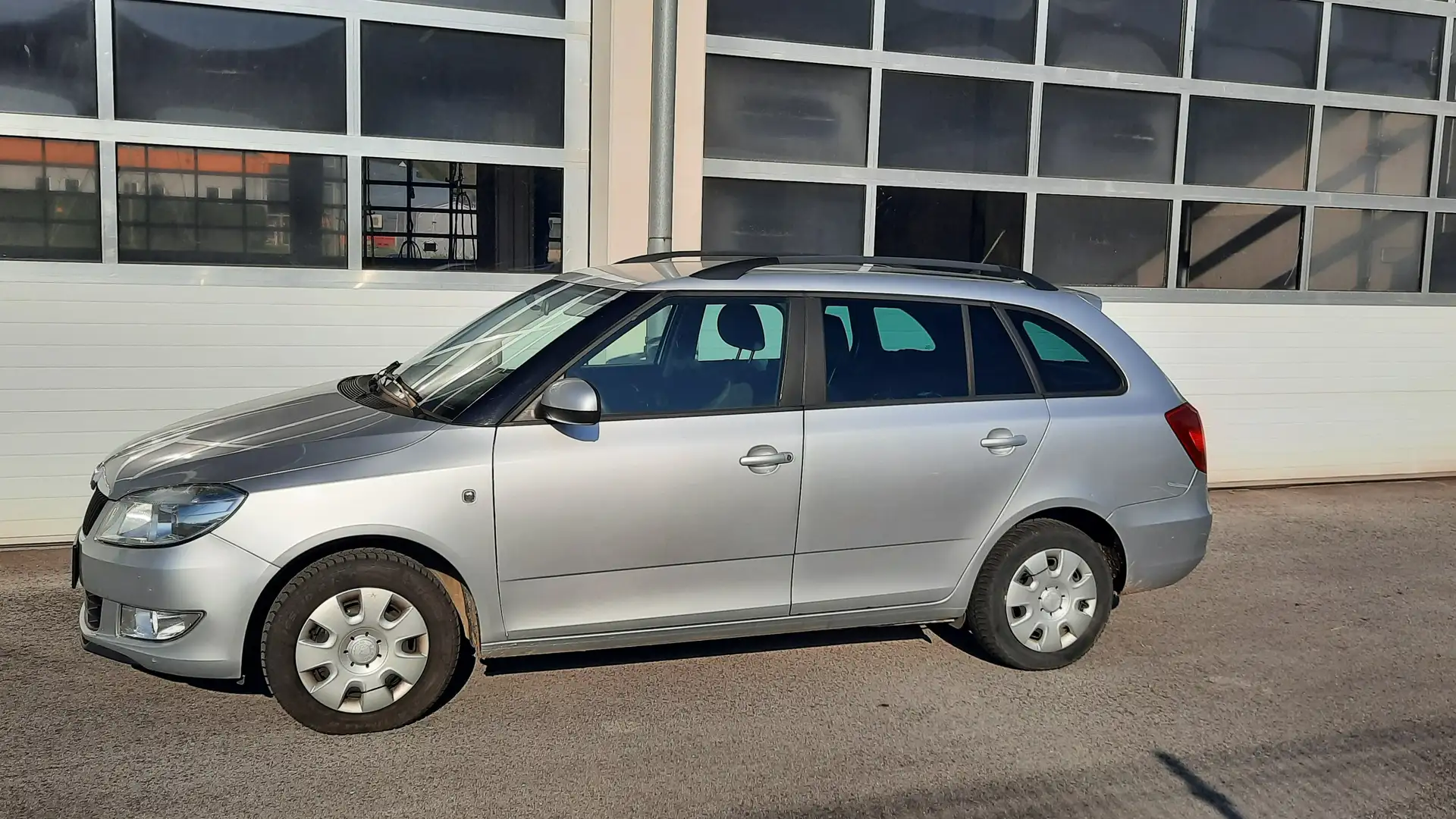 Skoda Fabia Fabia Combi Ambition 1,2 12V Ambition Silber - 1