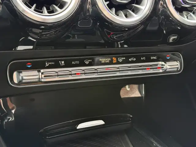 Mercedes-Benz Cla view 29