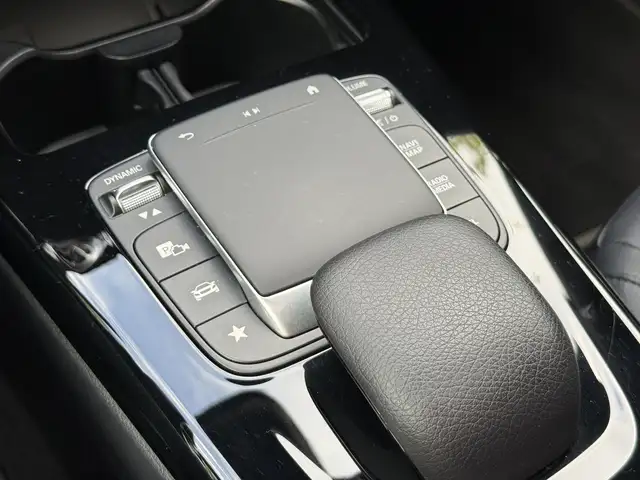 Mercedes-Benz Cla view 28