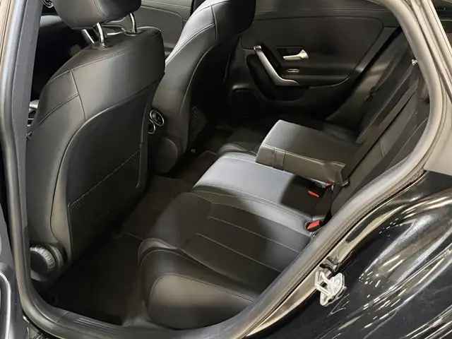 Mercedes-Benz Cla view 9