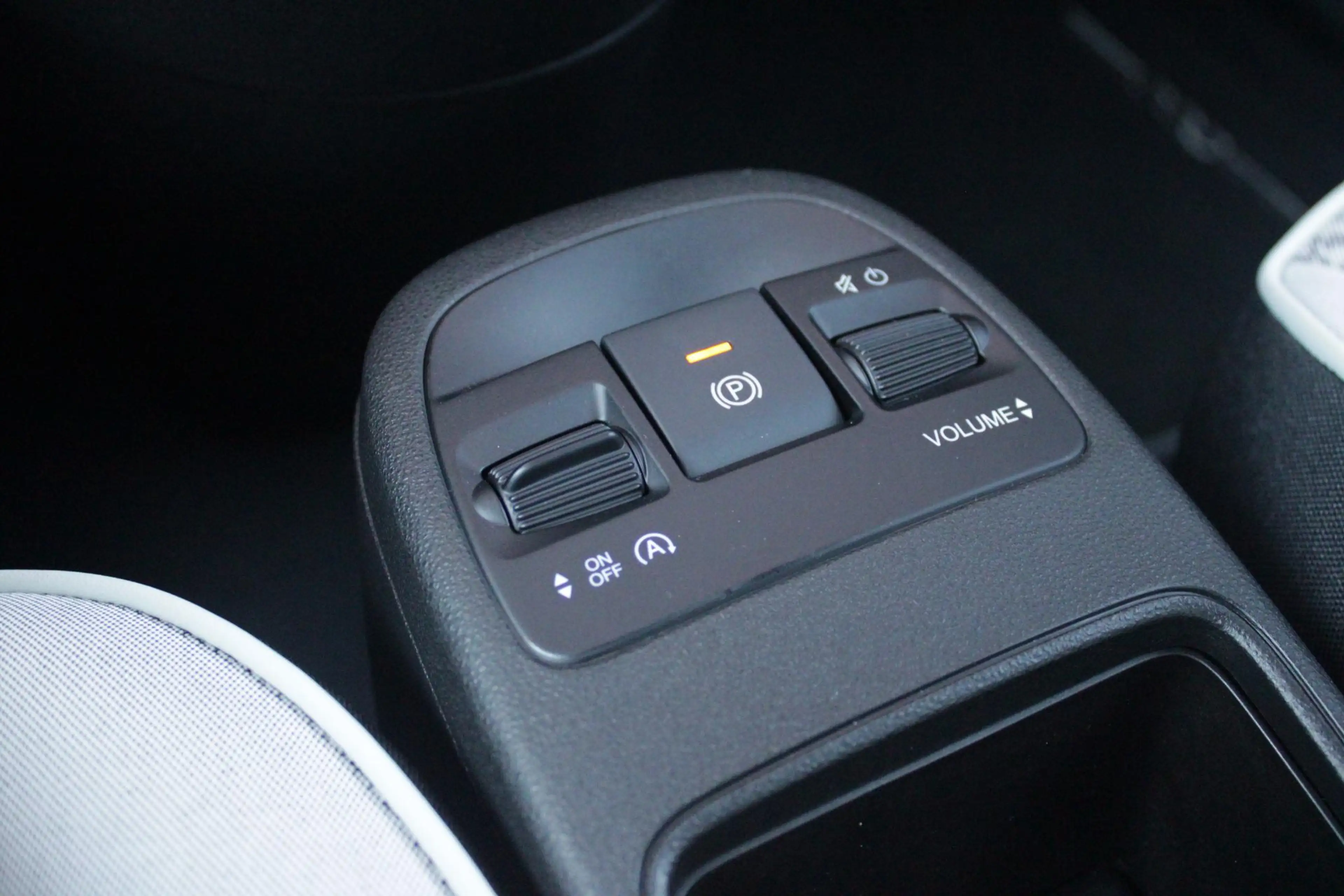 Fiat 500 1.0 Hybrid 65PK TORINO LAUNCH EDITION | DRAADLOZE — photo 33