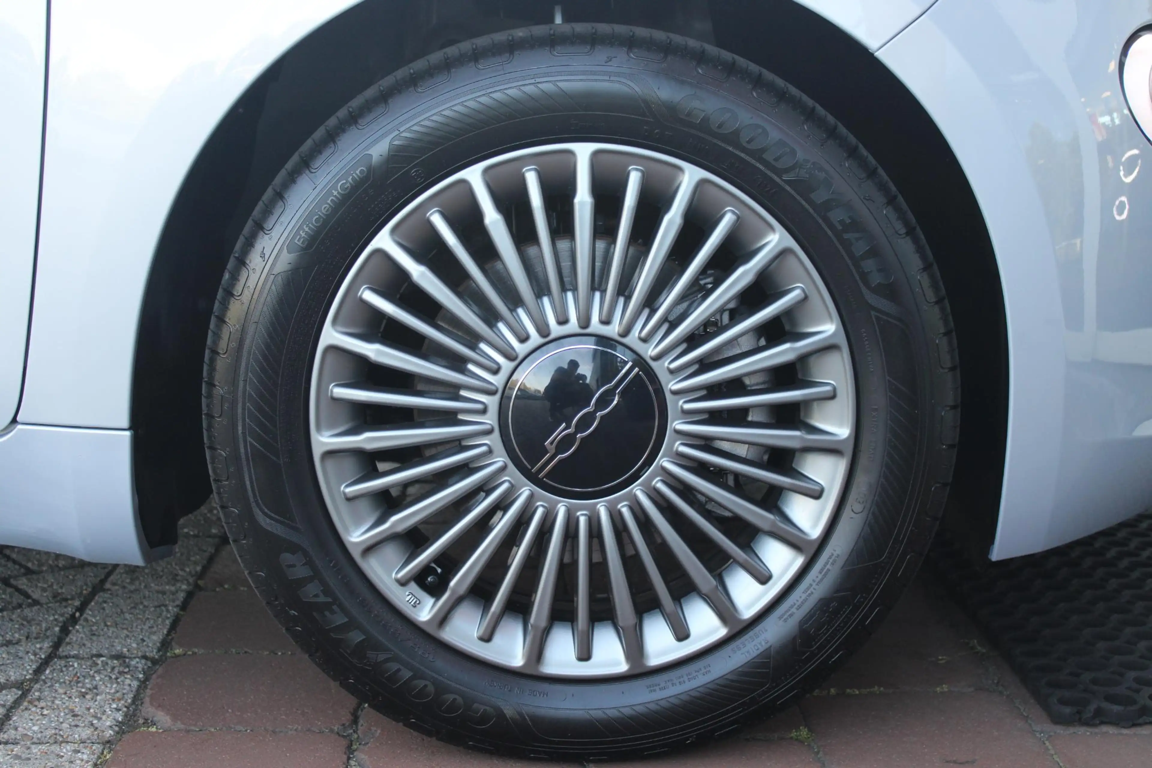 Fiat 500 1.0 Hybrid 65PK TORINO LAUNCH EDITION | DRAADLOZE — photo 11