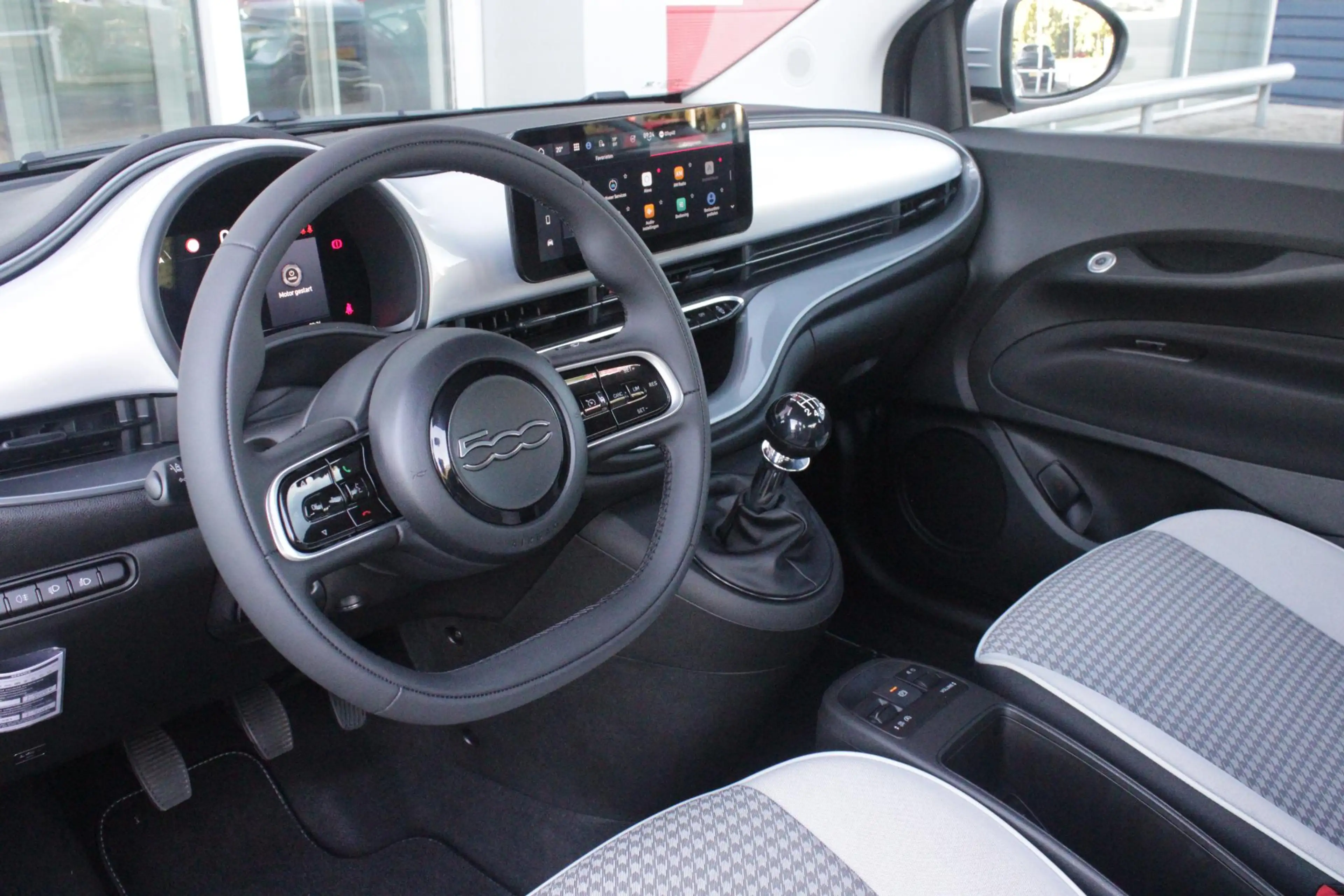 Fiat 500 1.0 Hybrid 65PK TORINO LAUNCH EDITION | DRAADLOZE — photo 6