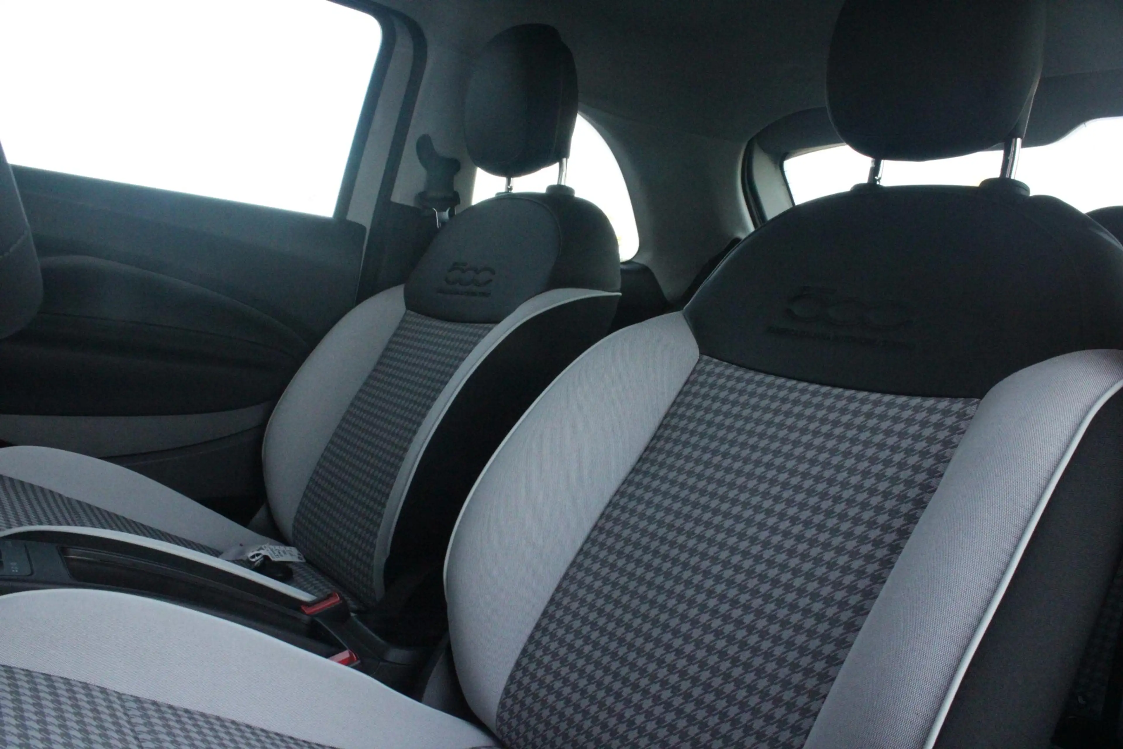 Fiat 500 1.0 Hybrid 65PK TORINO LAUNCH EDITION | DRAADLOZE — photo 2