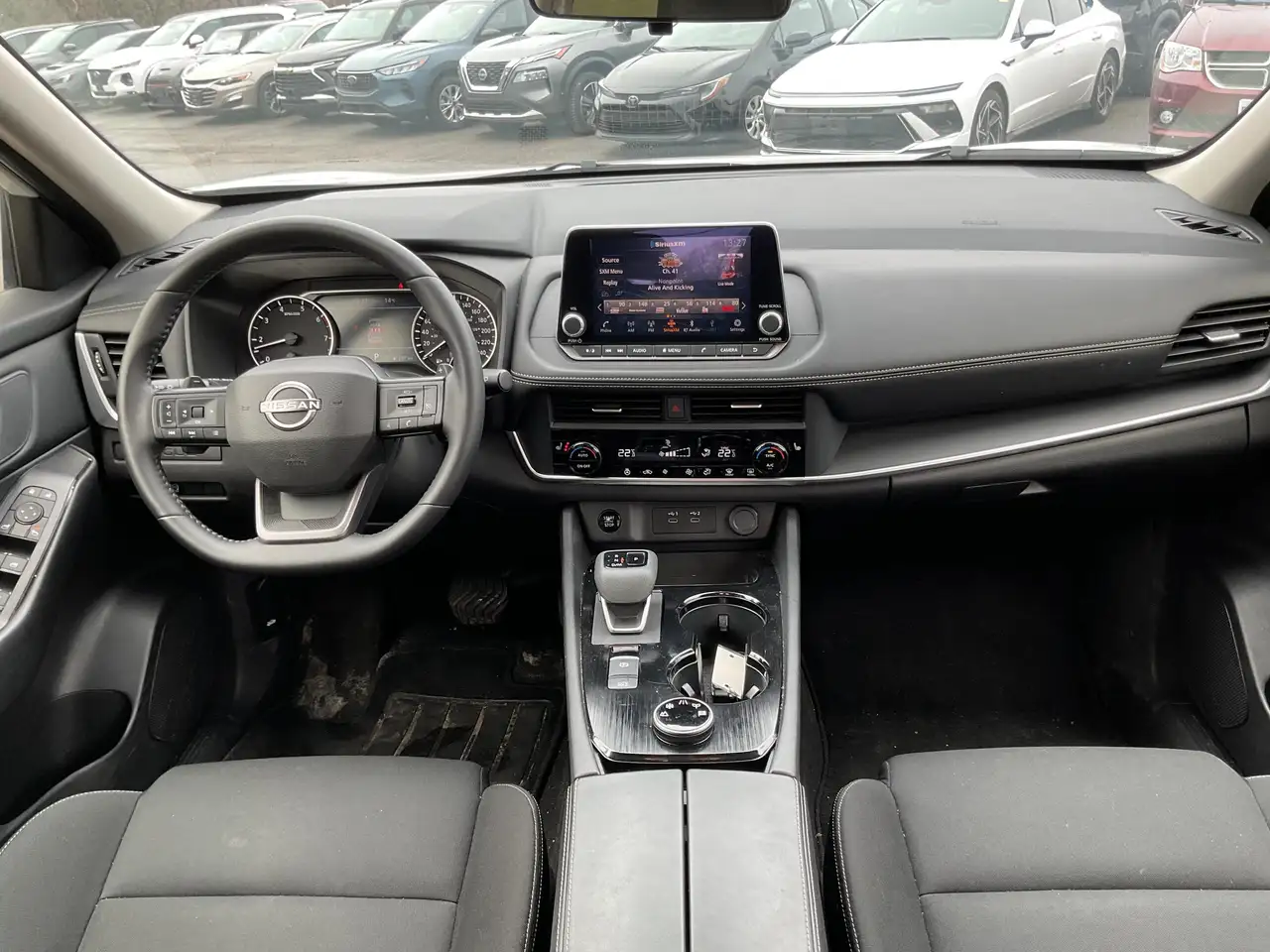 Nissan Rogue fotografie Nissan Rogue