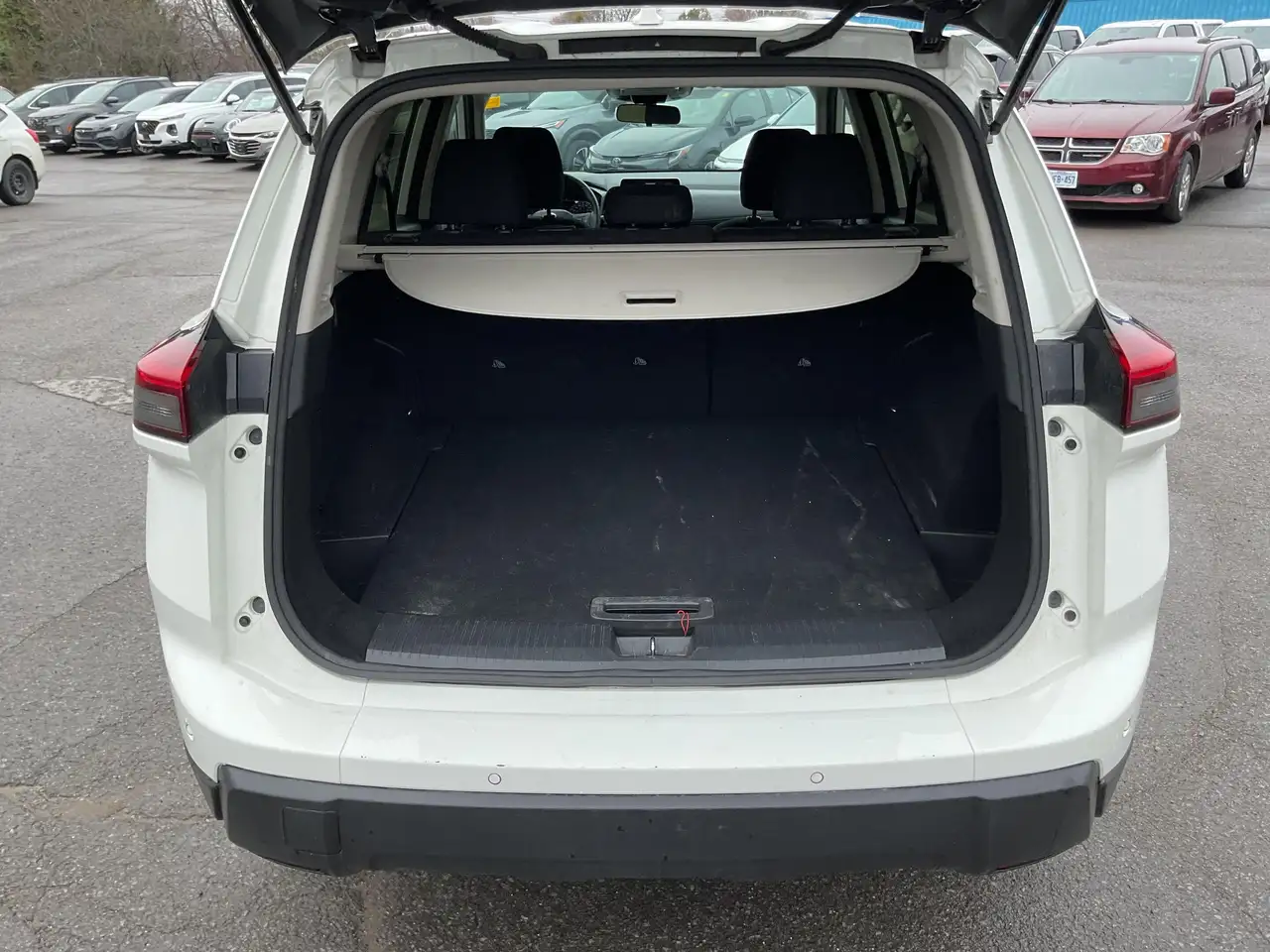 Nissan Rogue fotografie Nissan Rogue