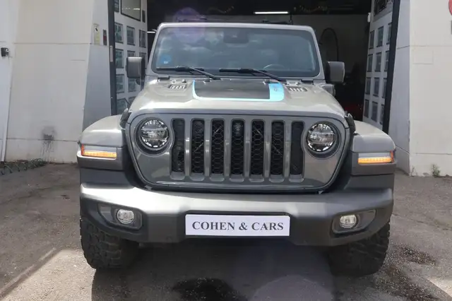 Jeep Wrangler view 2