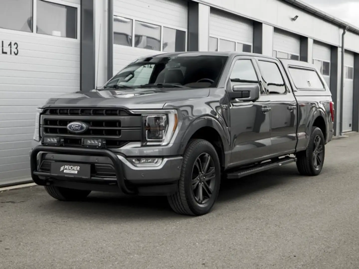 Ford F 150 F-150 Lariat SuperCrew LongBed 5,0 L V8 AT 4x4 ... Gris - 1