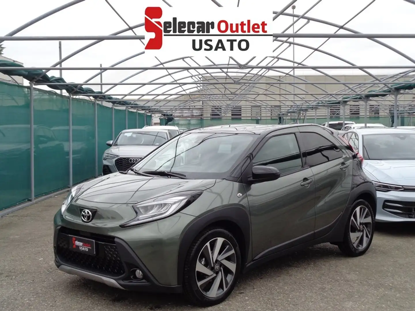 Toyota Aygo X 1.0 VVT-i 72 CV 5p. Lounge S-CVT Verde - 1